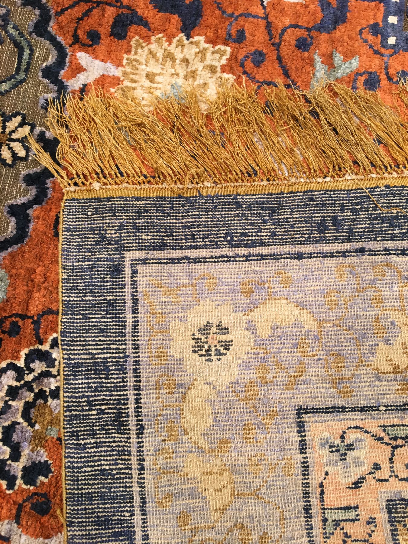 Detail i: Kaiserlicher Seiden Peking "Palastteppich" mit Gold-Metallbrokat antik (Qing Dynastie) "Mit Eigentümer Bezeichnung aus dem ...