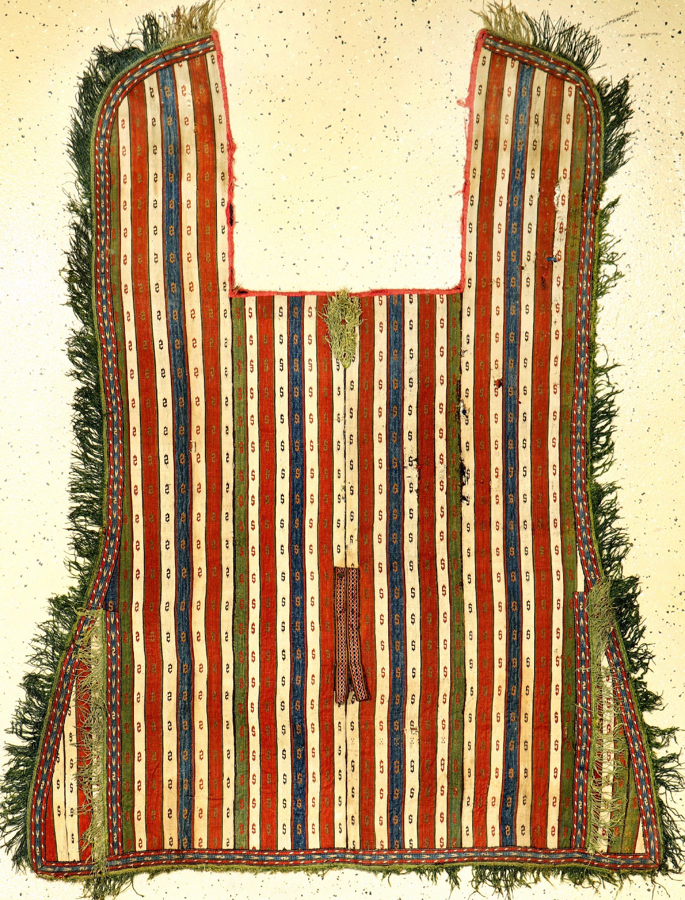 Sehr feine Turkmenische Seiden "Pferdedecke" antik (Mit original indigoblauen Filzrücken), Turkmenistan, frühes 19.Jhd., reine ...