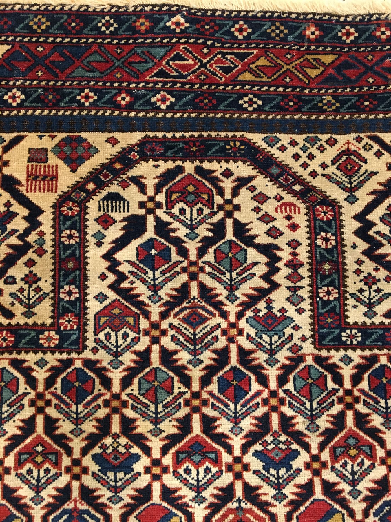 Detail d: Sehr feiner Schirwan "Gebetsteppich" antik (Mit Seiden & Metall-Highlights), Ostkaukasus, 19.Jhd., Wolle mit min. Seiden und ...