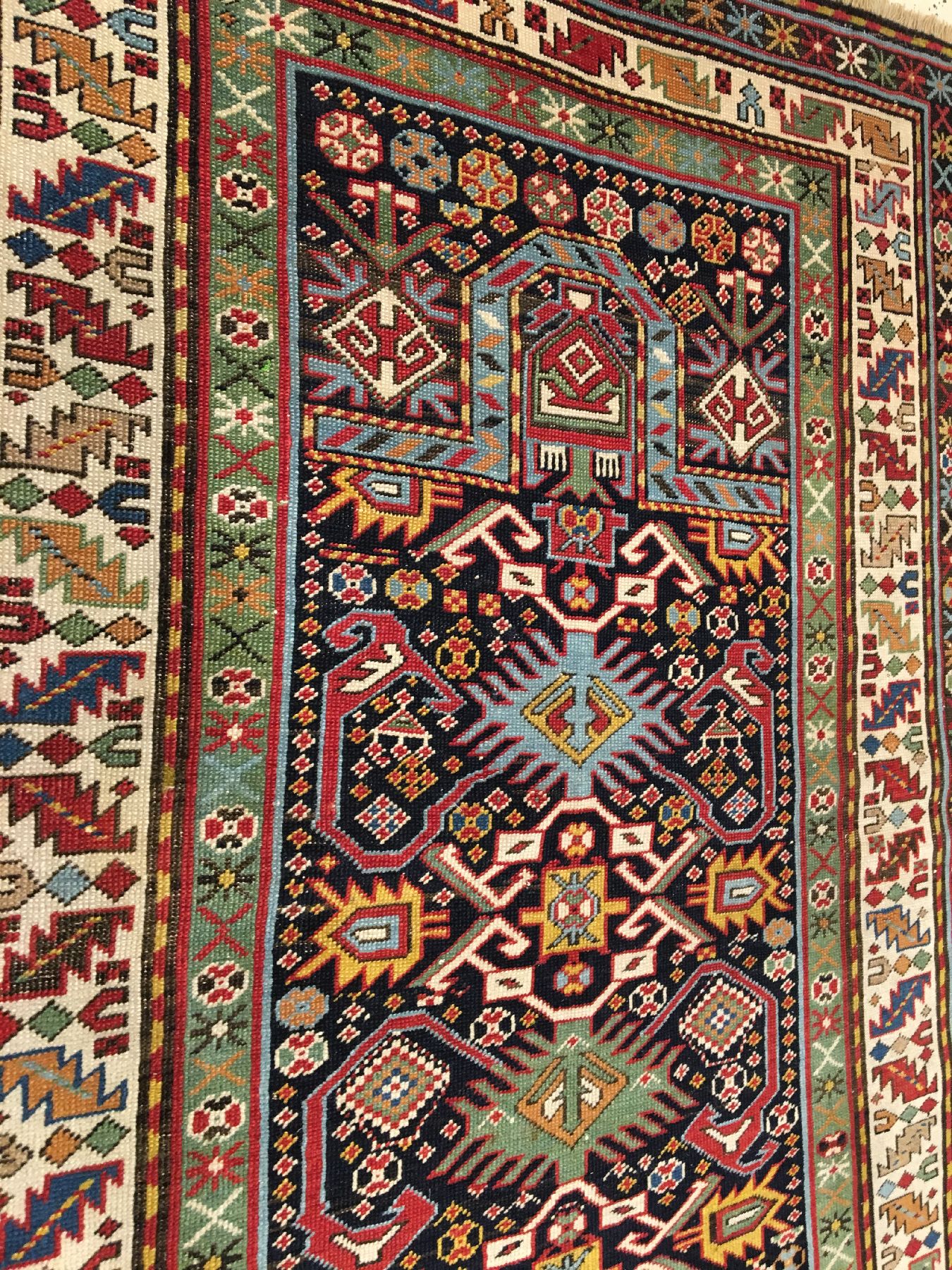 Detail a: Seltener Karabagh "Gebetsteppich" antik, Südkaukasus, 19.Jhd., Wolle geknüpft auf Wolle. Farbenfroher Gebetsteppich aus dem ...
