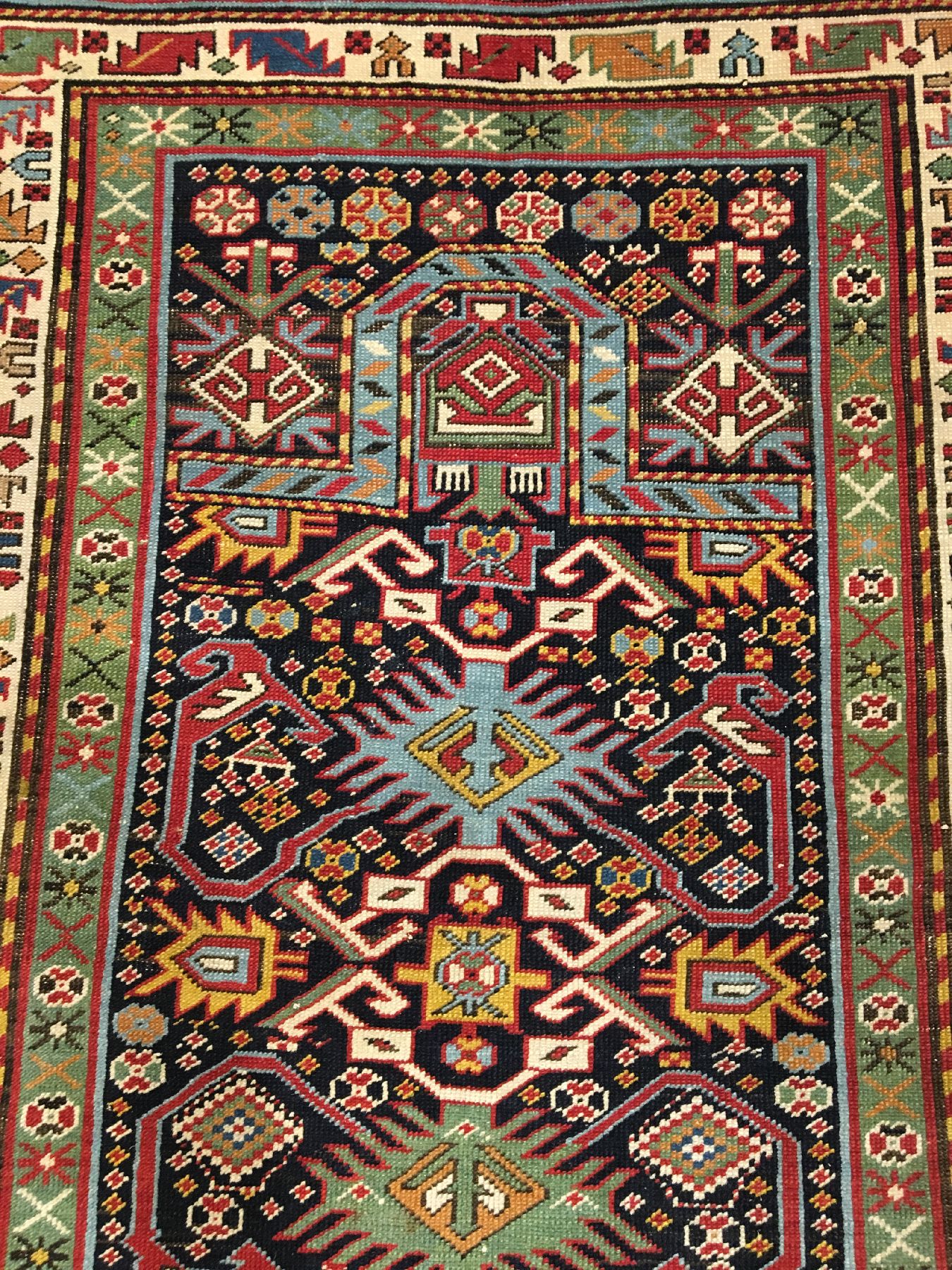 Detail c: Seltener Karabagh "Gebetsteppich" antik, Südkaukasus, 19.Jhd., Wolle geknüpft auf Wolle. Farbenfroher Gebetsteppich aus dem ...