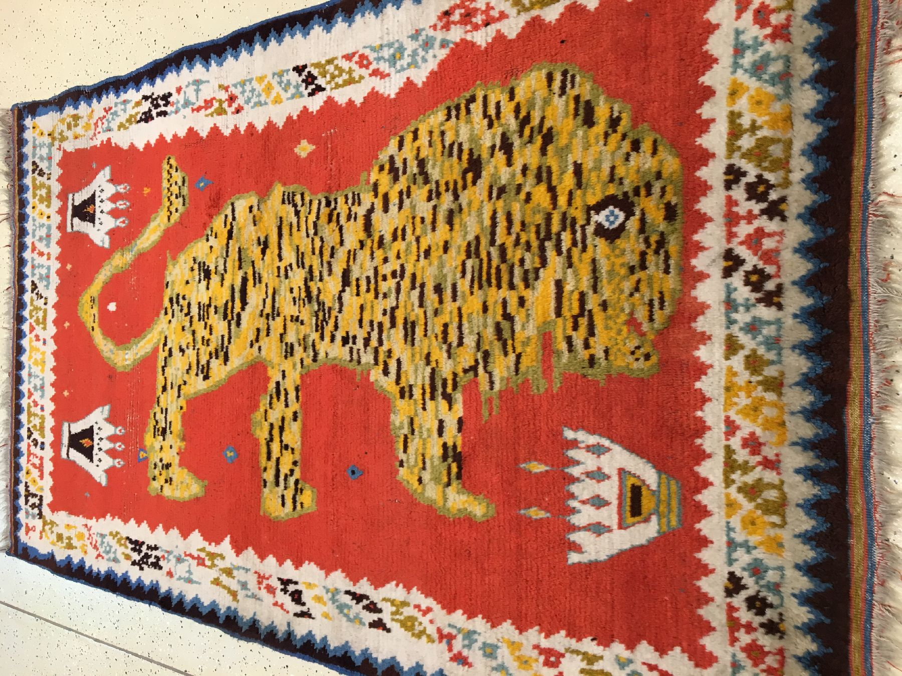 Detail a: Gaschgai "Löwen-Gabbeh" antik (Rückseite mit Mohamarat Regenbogen Muster), Südwestpersien, Ende 19.Jhd., Wolle geknüpft auf Wolle. Ein ...