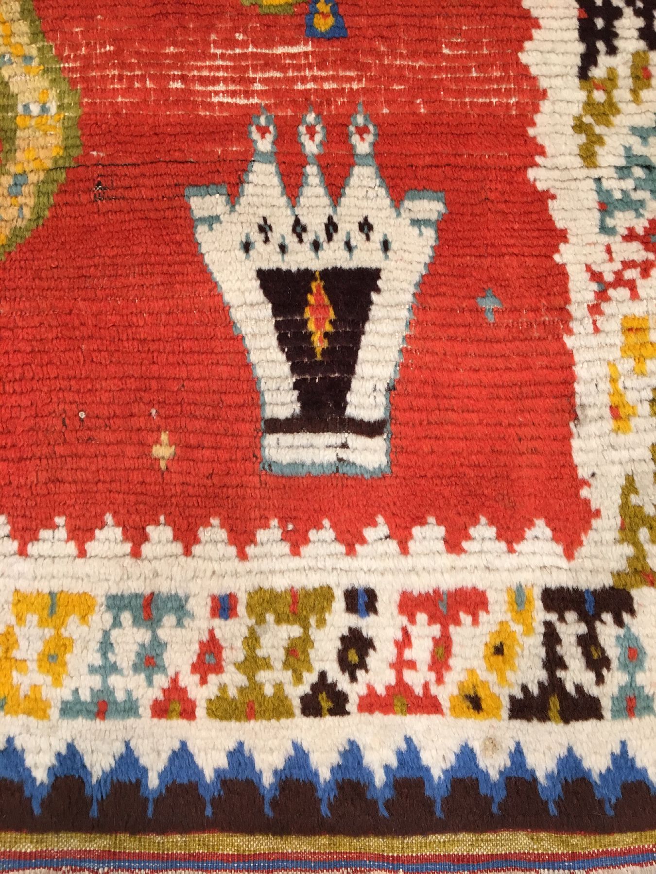 Detail d: Gaschgai "Löwen-Gabbeh" antik (Rückseite mit Mohamarat Regenbogen Muster), Südwestpersien, Ende 19.Jhd., Wolle geknüpft auf Wolle. Ein ...