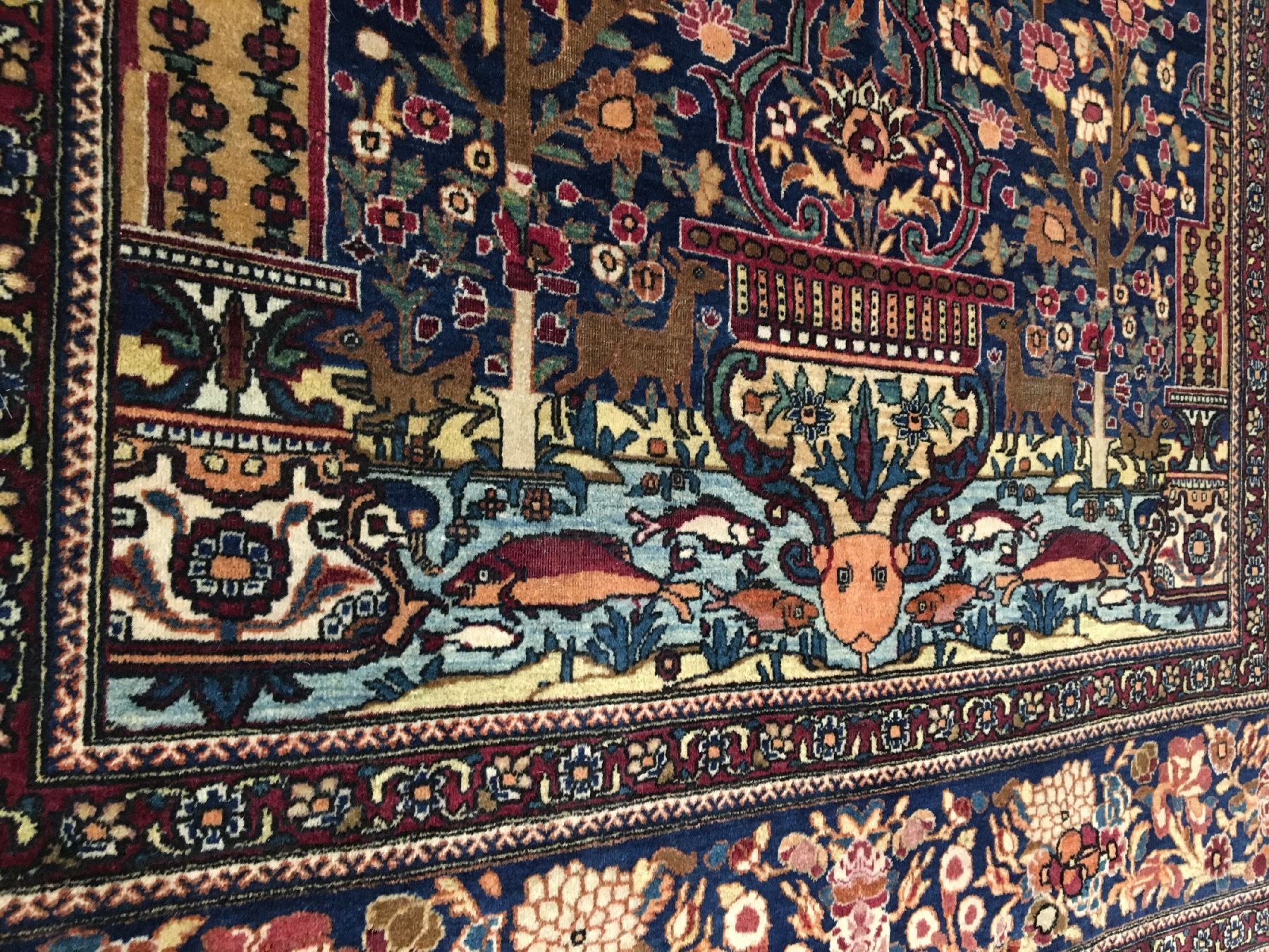 Detail f: Feiner Esfahan "Samadzadeh Madar Vatan" antik "Vasenteppich mit Königskrone" (Signiert), Zentralpersien, 19.Jhd., Korkwolle ...