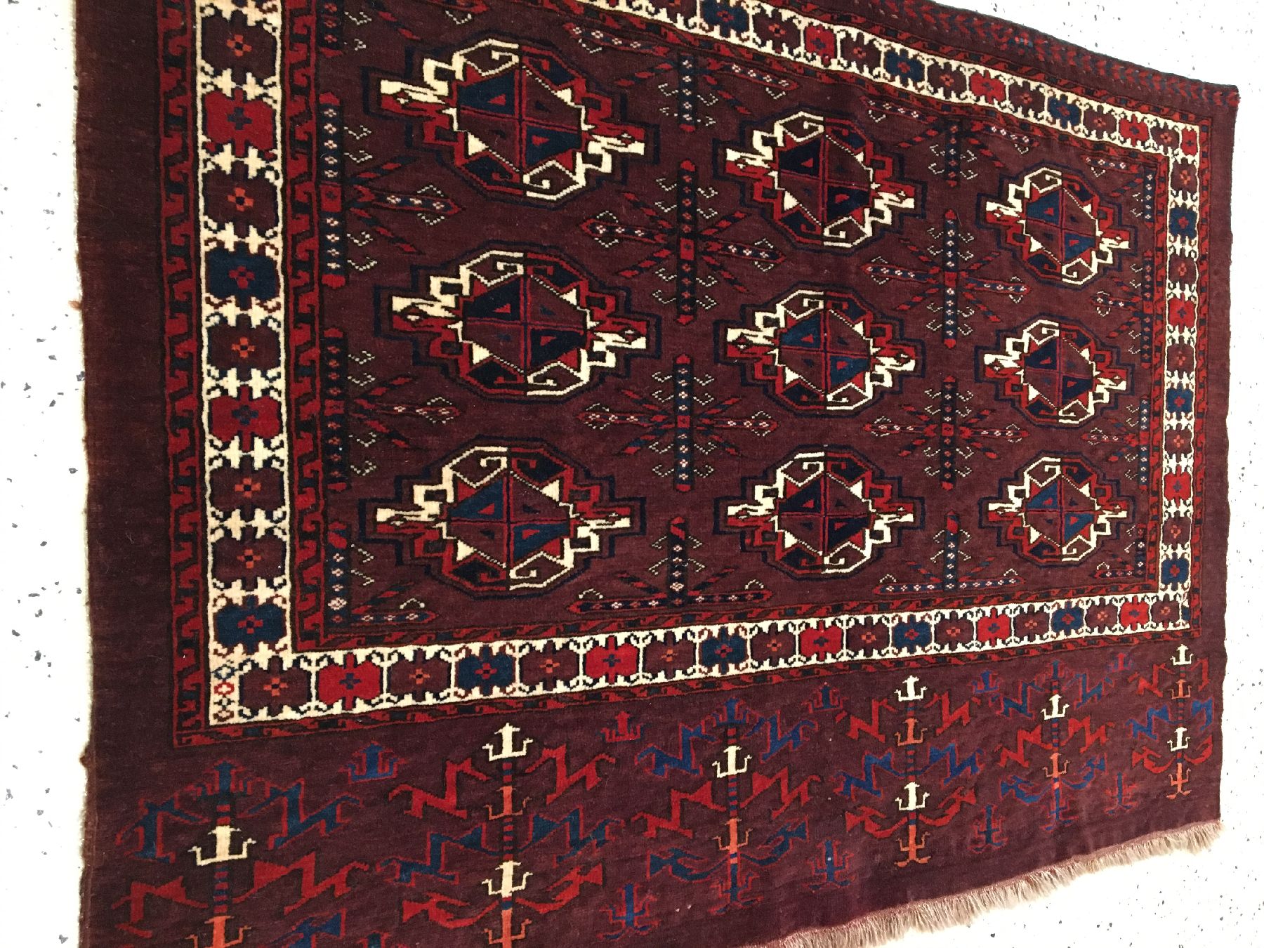 Detail a: Karadaschli "Tschowal" antik, Turkmenistan, 19.Jhd., Wolle geknüpft auf Wolle. Seltene Tschowal mit neun Karadaschli-Güls und ...