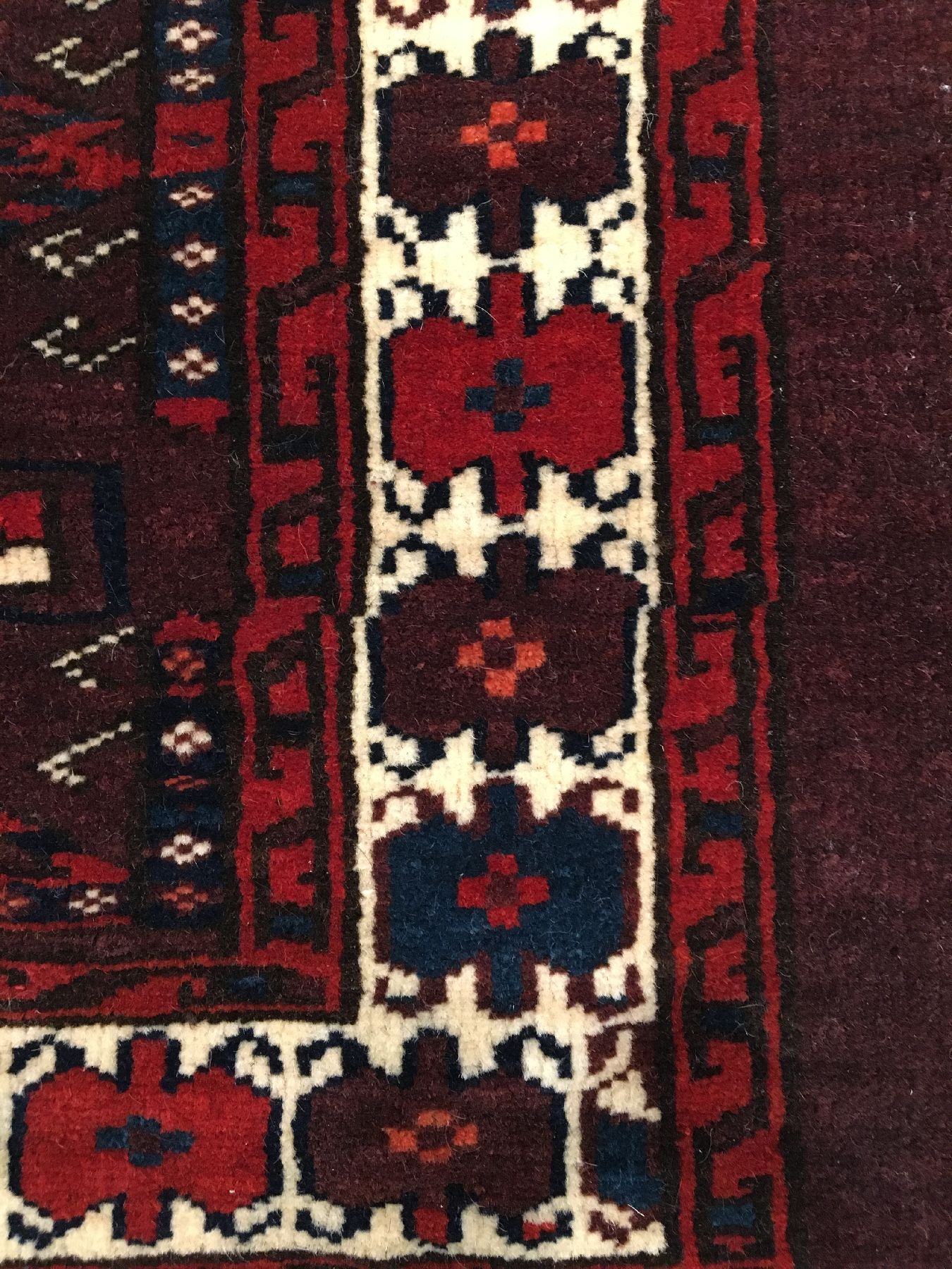 Detail e: Karadaschli "Tschowal" antik, Turkmenistan, 19.Jhd., Wolle geknüpft auf Wolle. Seltene Tschowal mit neun Karadaschli-Güls und ...