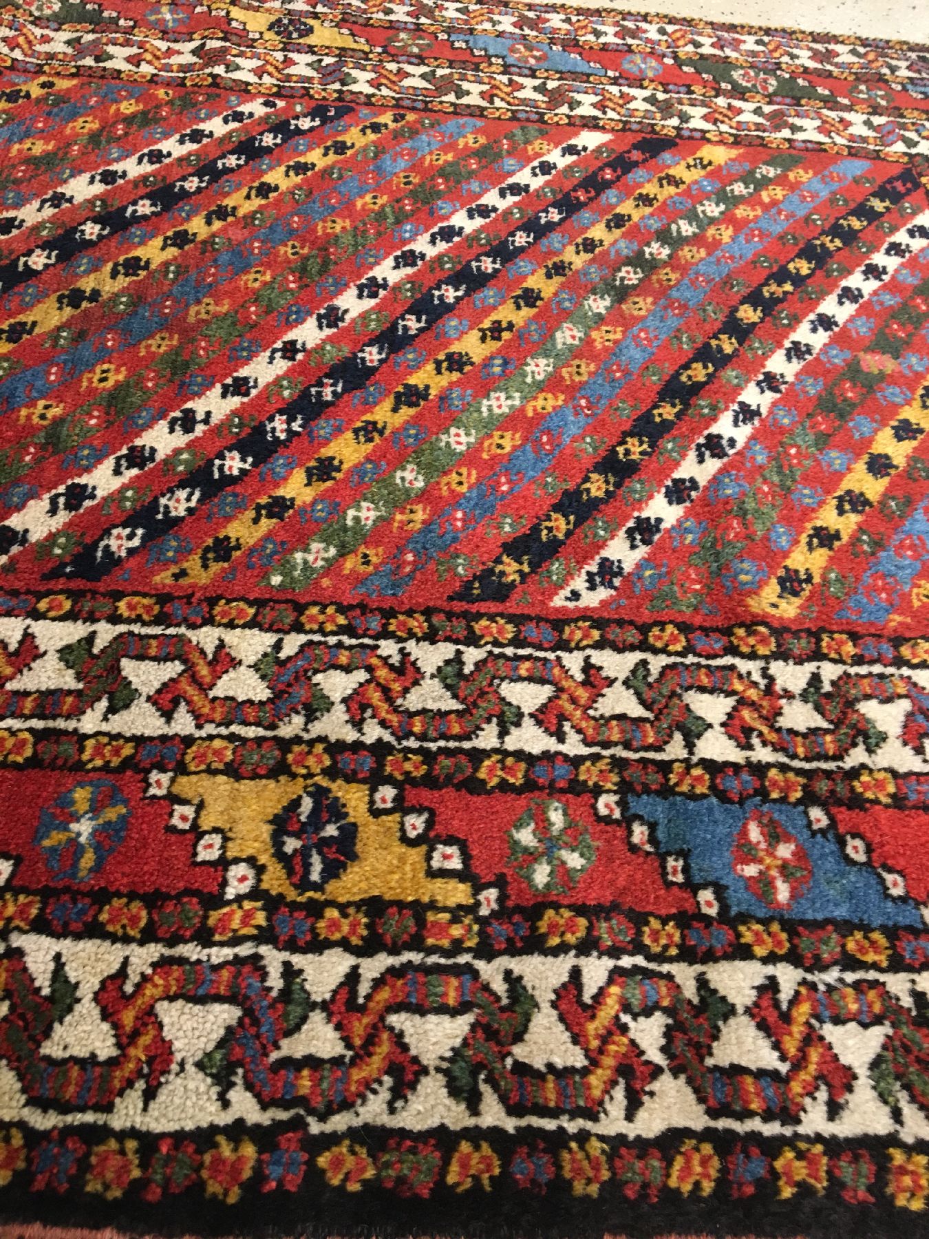 Detail c: Seltener Kurdischer "Streifenteppich" antik, Nordwestpersien, 19.Jhd., Wolle geknüpft auf Wolle. Farbenfroher kurdischer Teppich mit ...