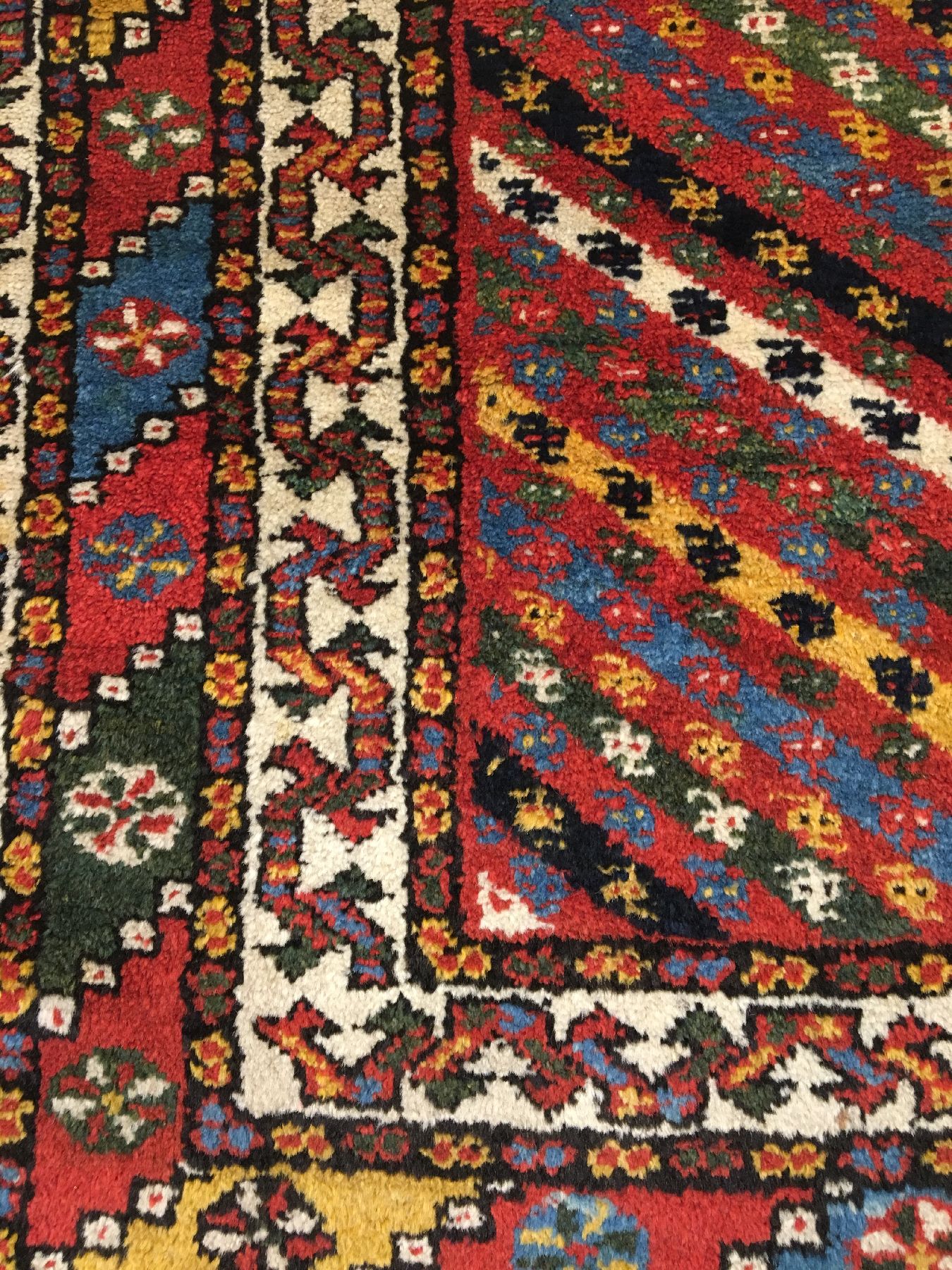 Detail e: Seltener Kurdischer "Streifenteppich" antik, Nordwestpersien, 19.Jhd., Wolle geknüpft auf Wolle. Farbenfroher kurdischer Teppich mit ...