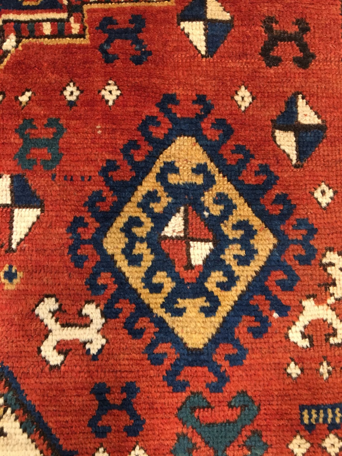 Detail f: "Drei-Medaillon" Kasak antik, Südwestkaukasus Bordjalou-Gebiet, 19.Jhd., Wolle geknüpft auf Wolle. Sogenannter Drei-Medaillon Kasak mit ...