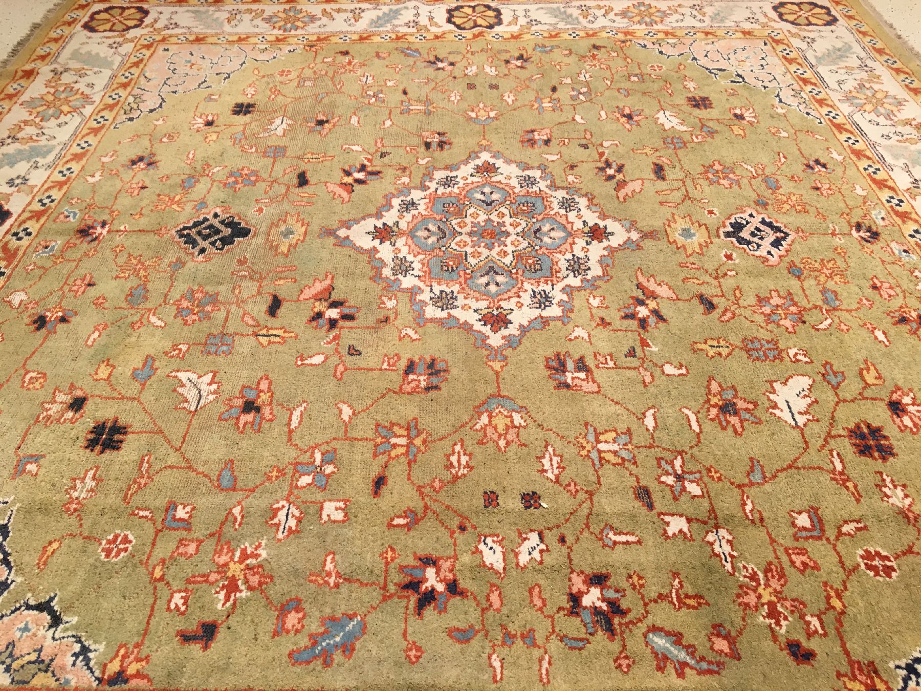 Detail a: Grüner Machilipatnam "Teppich" antik, Südostindien, Ende 19.Jhd., Wolle geknüpft auf Baumwolle. Hochdekortiver indischer Knüpfteppich ...