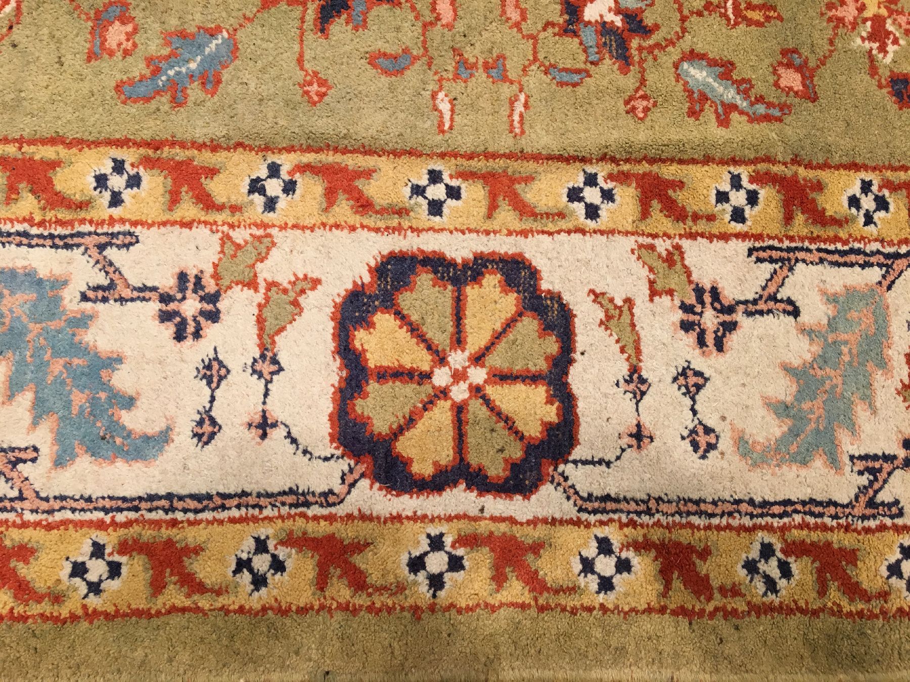Detail c: Grüner Machilipatnam "Teppich" antik, Südostindien, Ende 19.Jhd., Wolle geknüpft auf Baumwolle. Hochdekortiver indischer Knüpfteppich ...