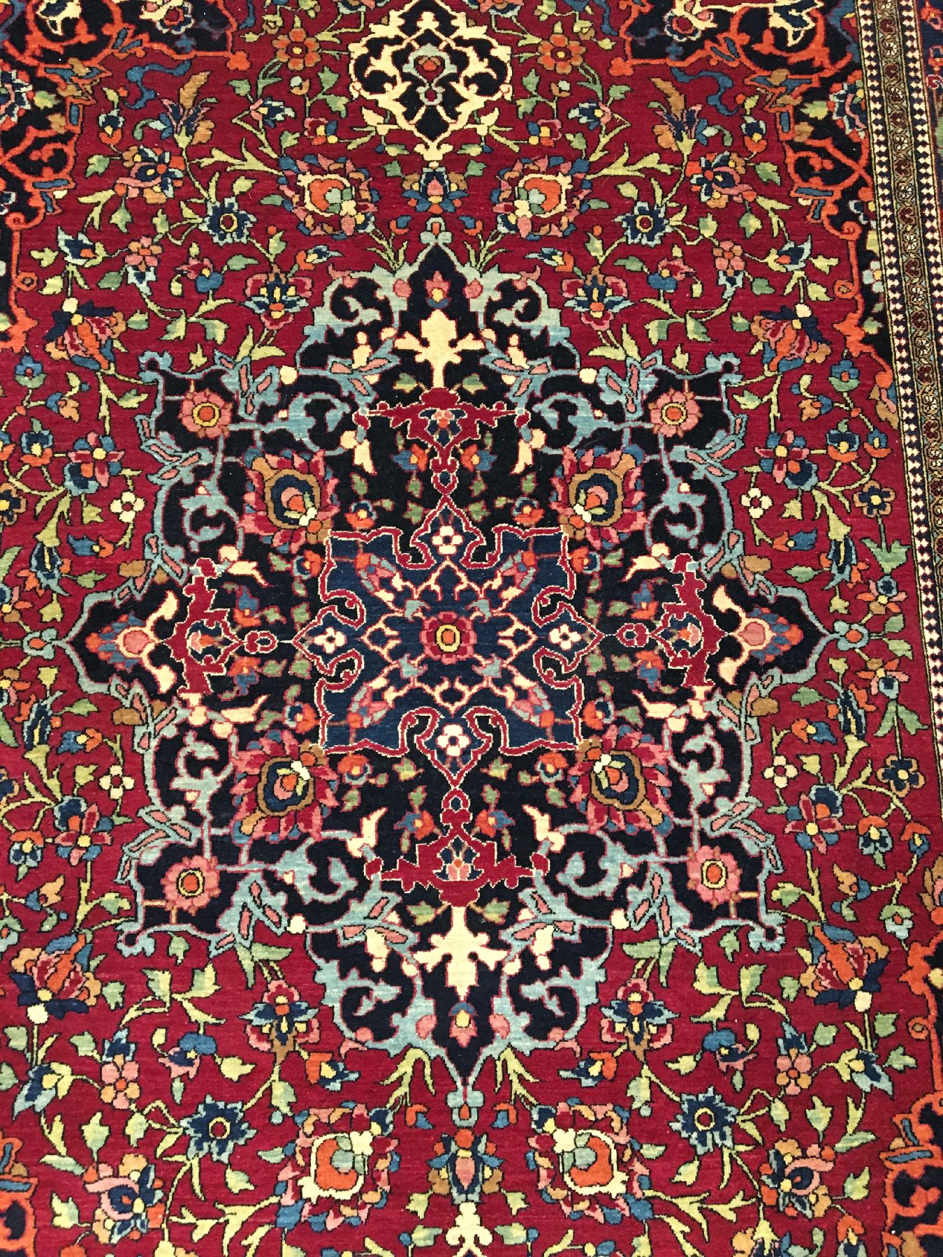 Detail c: Feiner Esfahan "Ahmad" antik, Zentralpersien, um 1900, Korkwolle geknüpft auf Baumwo lle. Feiner Esfahan aus den Meisterwerkstätten Agha ...