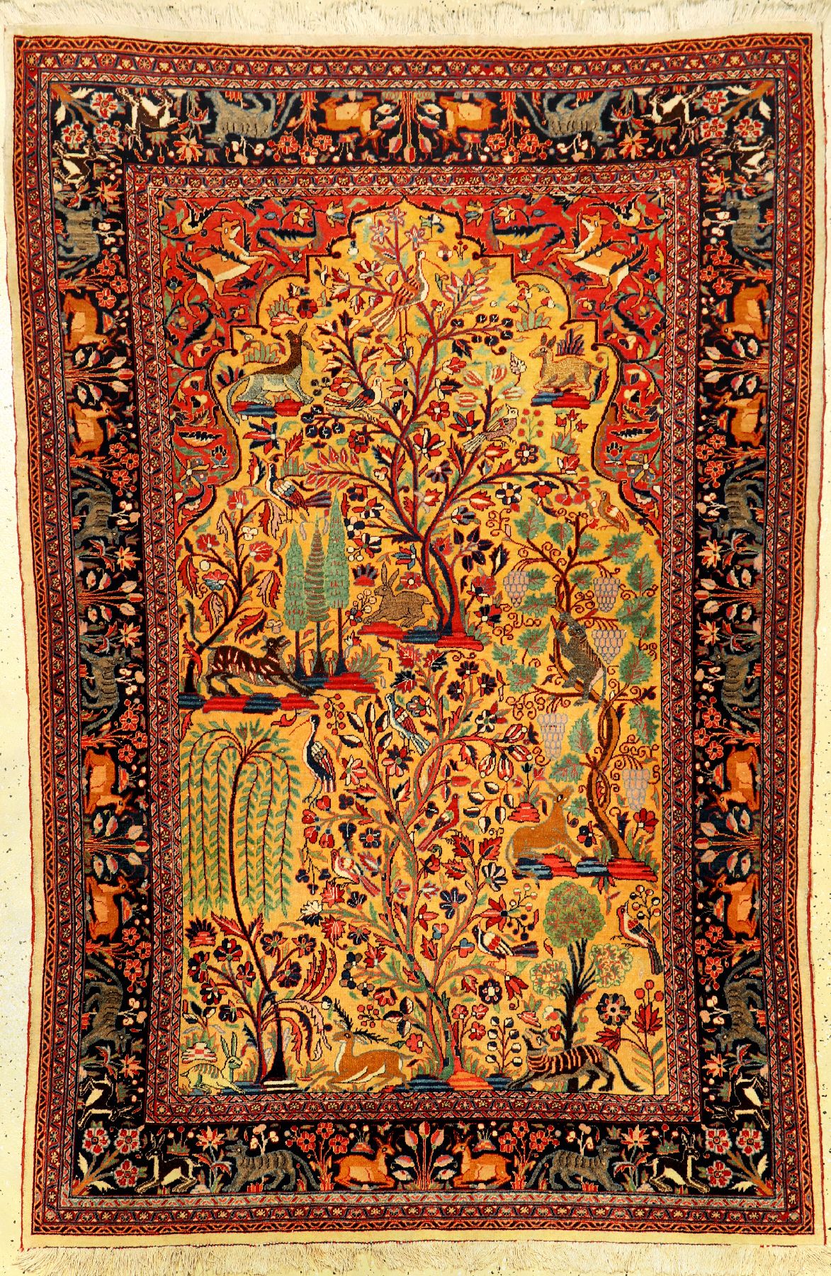 Feiner gelber Keschan antik (Paradies-Lebensbaum), Zentralpersien, um 1900, Korkwolle geknüpft auf Baumwolle. Seltener Keschan mit kunstvollen und ...