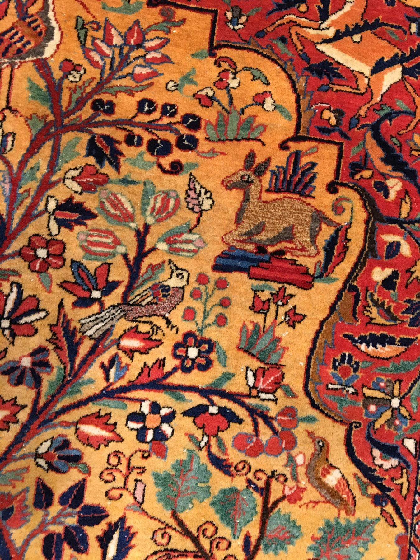 Detail d: Feiner gelber Keschan antik (Paradies-Lebensbaum), Zentralpersien, um 1900, Korkwolle geknüpft auf Baumwolle. Seltener Keschan mit kunstvollen und ...