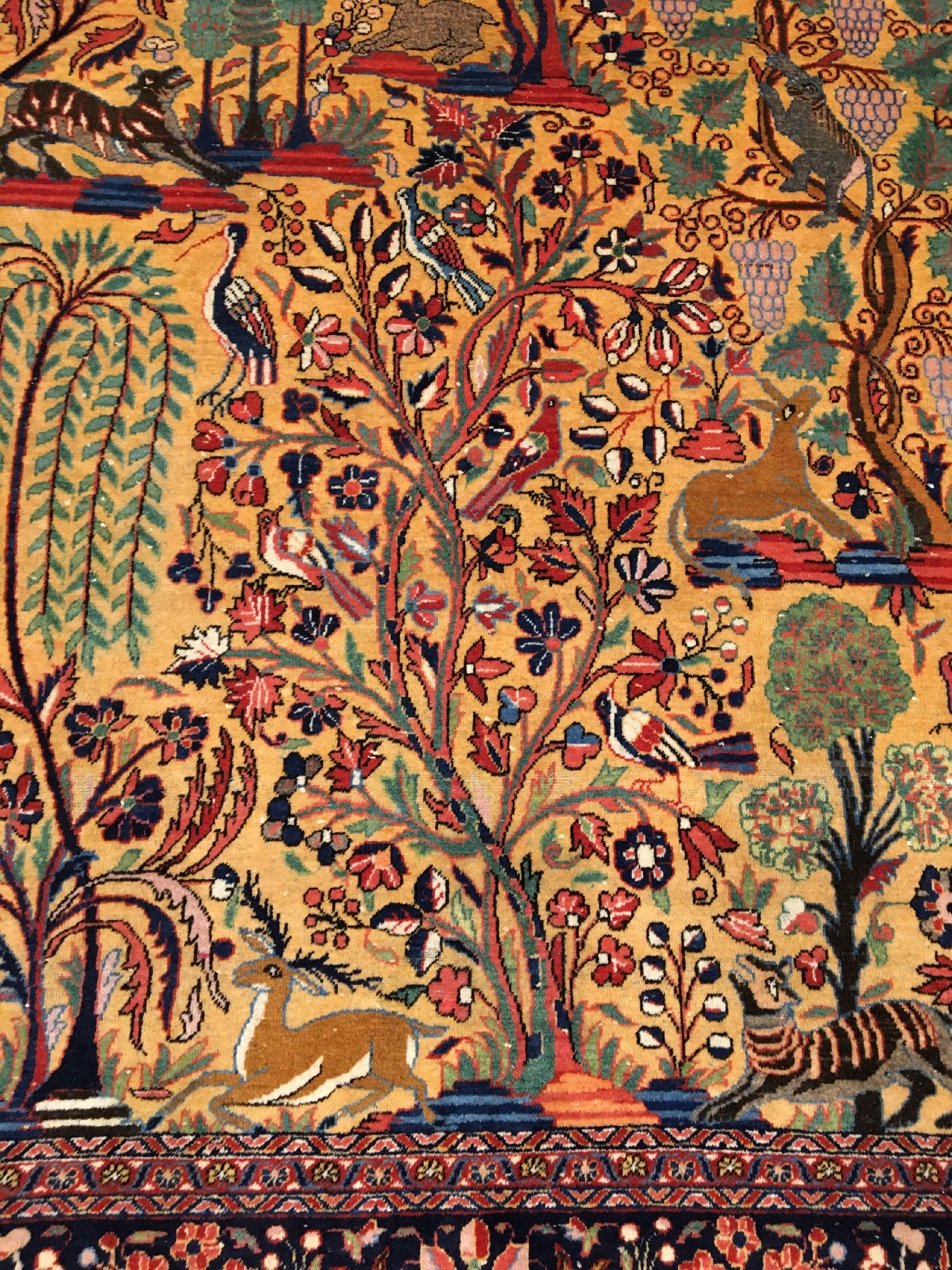 Detail f: Feiner gelber Keschan antik (Paradies-Lebensbaum), Zentralpersien, um 1900, Korkwolle geknüpft auf Baumwolle. Seltener Keschan mit kunstvollen und ...