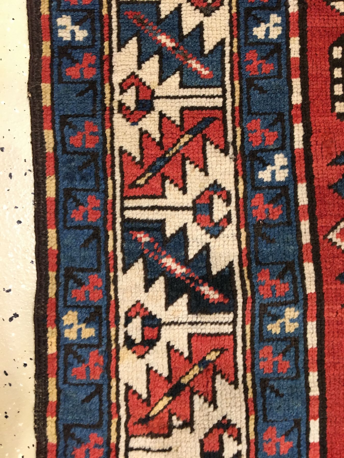 Detail h: Tschelaberd Karabagh antik, Südkaukasus, um 1890/1900, Wolle geknüpft auf Wolle. Dekorativer Karabagh mit Tschelaberd-Güls im Rapport. Weiße ...