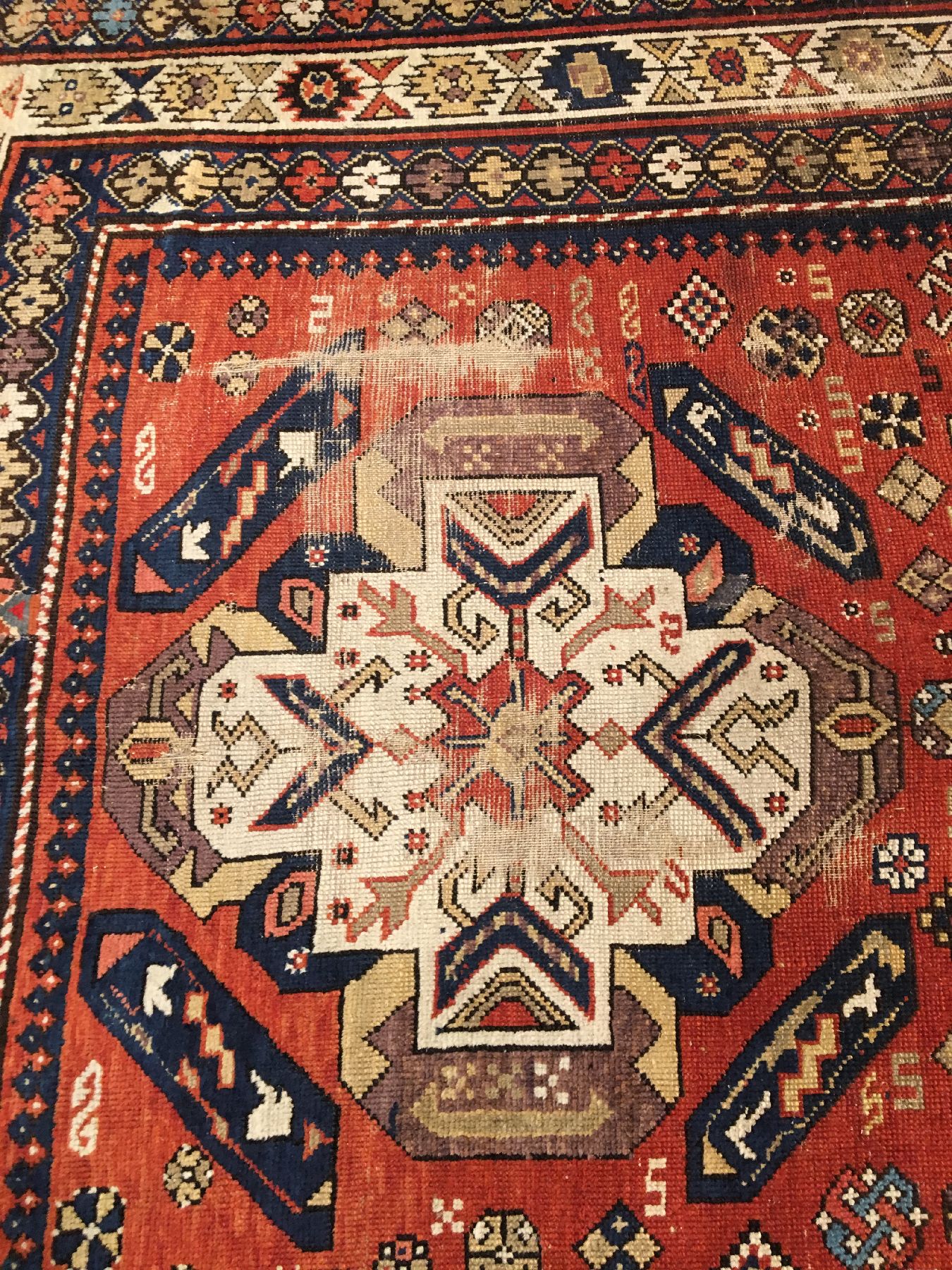 Detail f: Kaukasischer "Drachenteppich" antik, Nordostkaukasus, 19.Jhd., Wolle geknüpft auf Wolle. Nordost Kaukasischer Teppich im Drachen-Typus ...