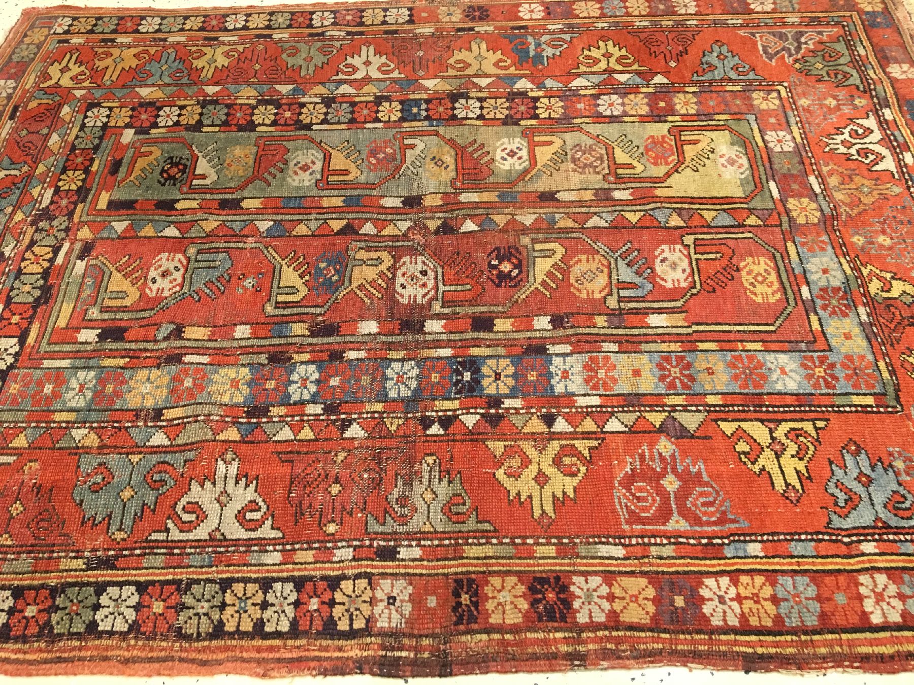 Detail b: Melas antik, Südwestanatolien, Mitte 19.Jhd., Wolle geknüpft auf Wolle. Früher Ada-Melas mit sehr guten Naturfarben (sehr tiefes aubergine und ...