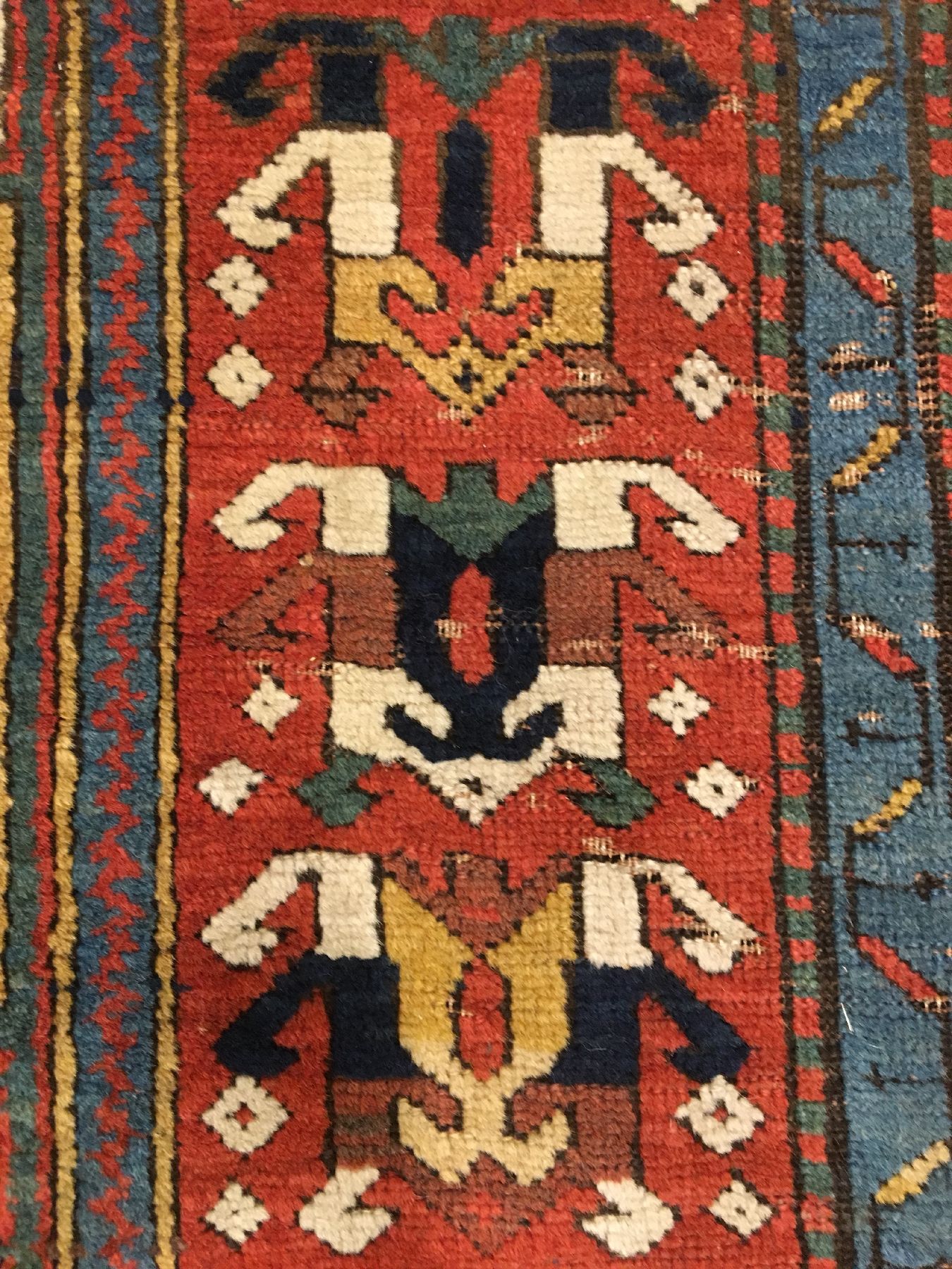 Detail e: Fachralo Kasak antik, Südwestkaukasus, Datiert 1861, Wolle geknüpft auf Wolle. Seltener Fachralo mit grünen Feld und Provenienztypischen ...