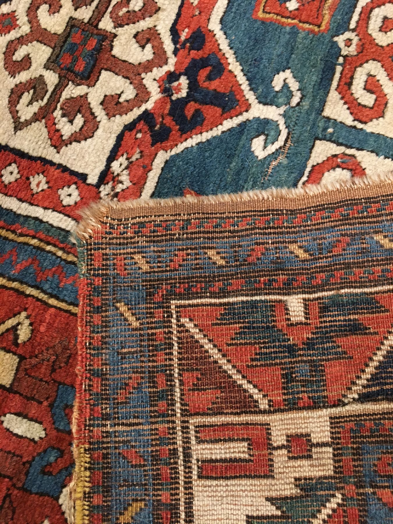 Detail h: Fachralo Kasak antik, Südwestkaukasus, Datiert 1861, Wolle geknüpft auf Wolle. Seltener Fachralo mit grünen Feld und Provenienztypischen ...