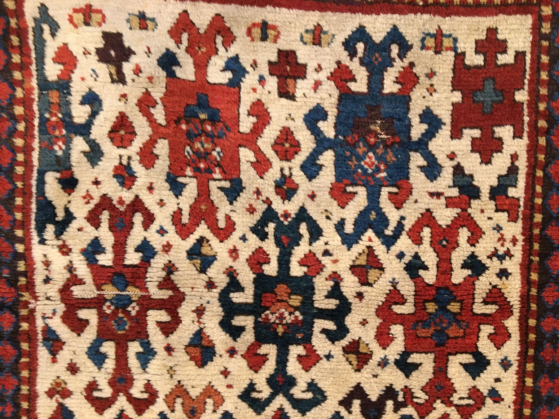 Detail c: Seltener weißgrundiger Schahsavan antik, Nordwestpersien, 19.Jhd., Wolle geknüpft auf Wolle. Weißgrundiger Schahsavan mit gutem ursprünglichen ...