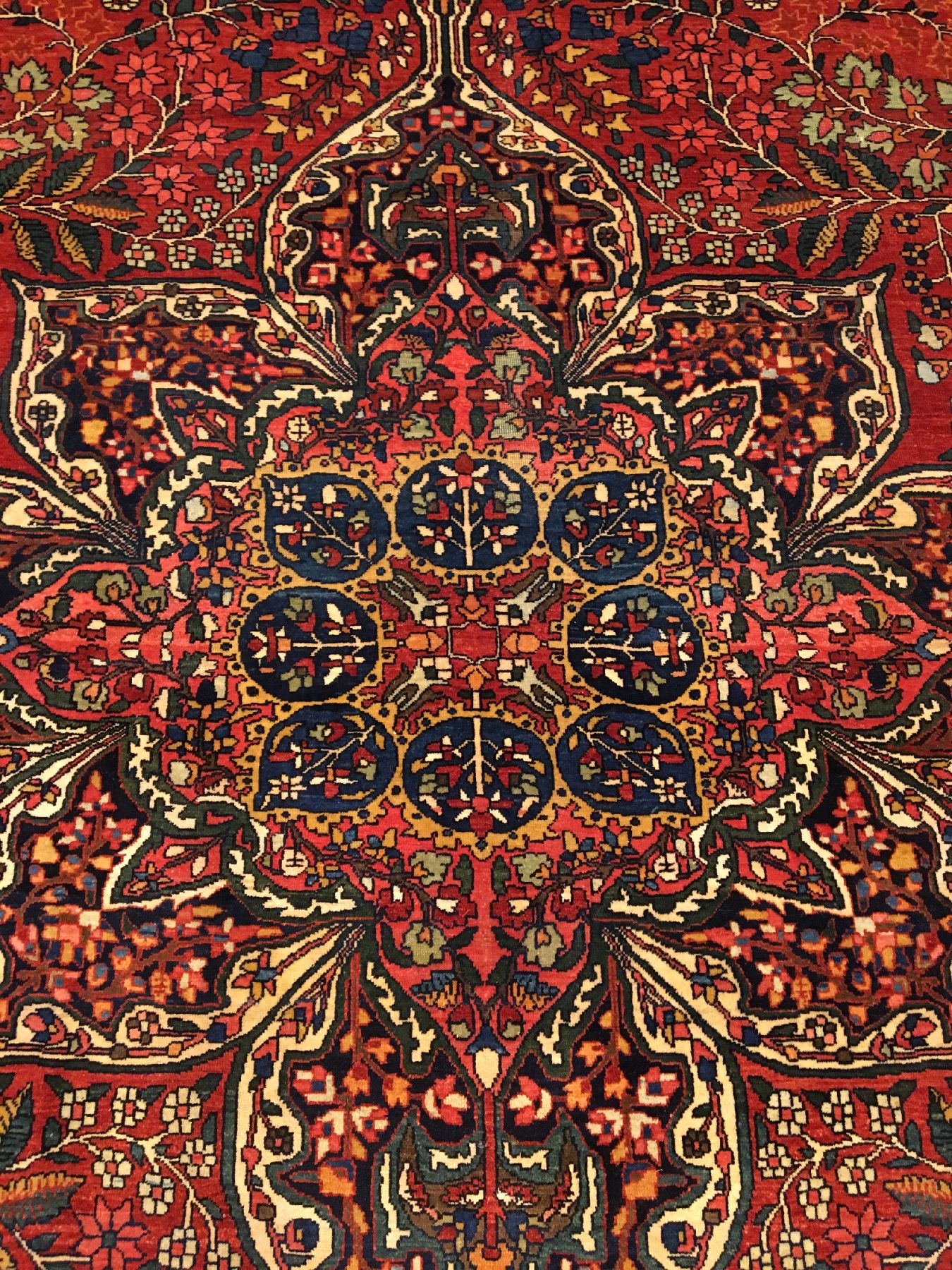 Detail d: Großer feiner Farahan antik, Westpersien, 19.Jhd., Korkwolle geknüpft auf Baumwolle. Hochdekorativer Farahan mit kunstvollen Medaillon Muster. ...
