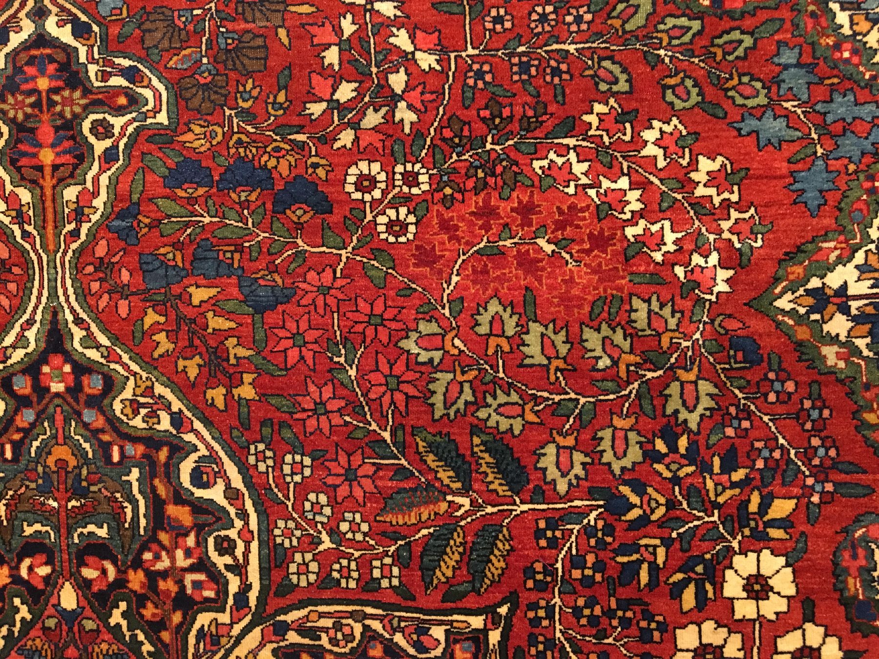 Detail e: Großer feiner Farahan antik, Westpersien, 19.Jhd., Korkwolle geknüpft auf Baumwolle. Hochdekorativer Farahan mit kunstvollen Medaillon Muster. ...