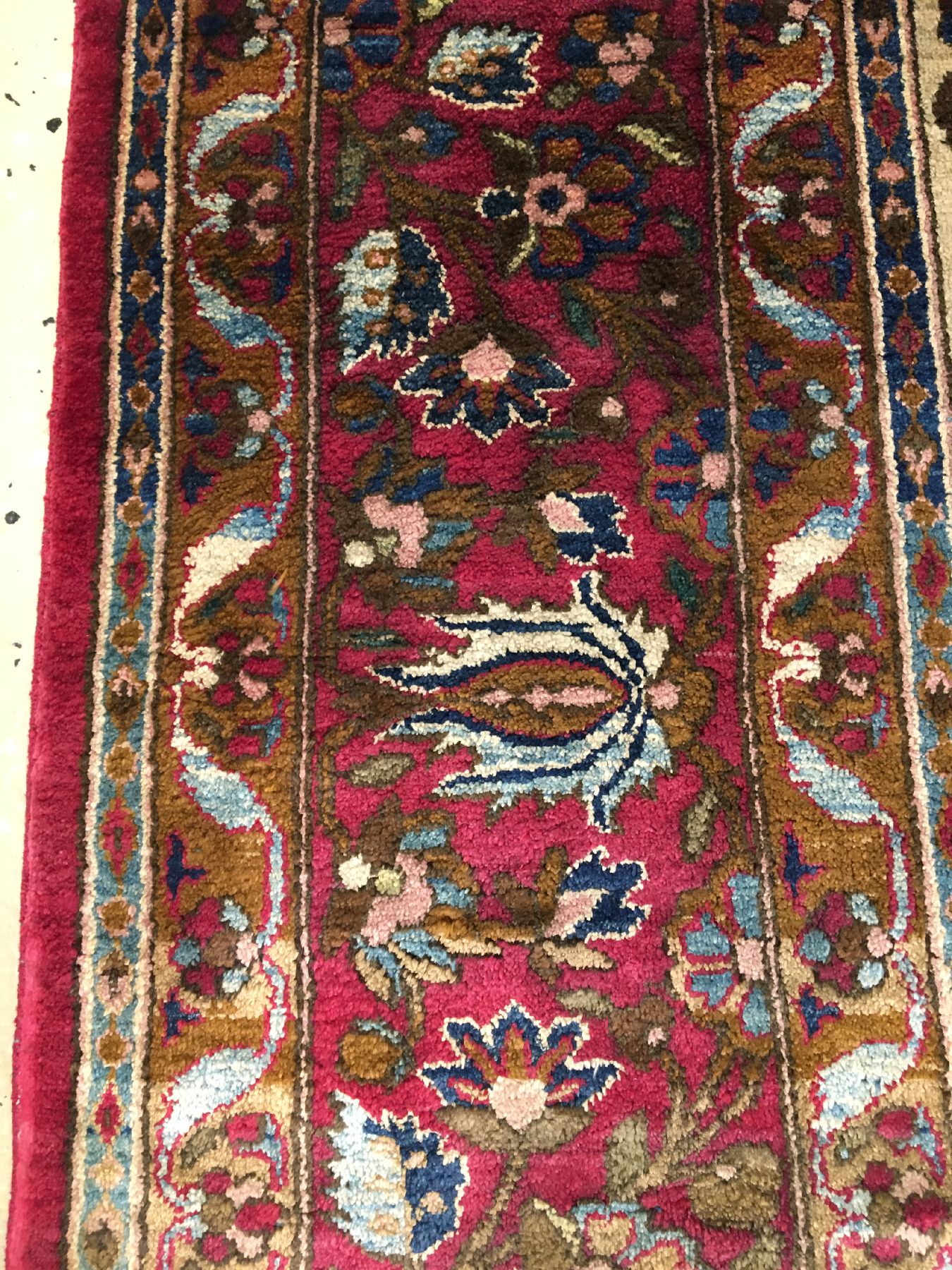 Detail g: Feiner weißgrundiger Seiden Keschan antik, Zentralpersien, 19.Jhd., reine Naturseide geknüpft auf Baumwolle. Feiner Seiden Keschan mit klassischen ...