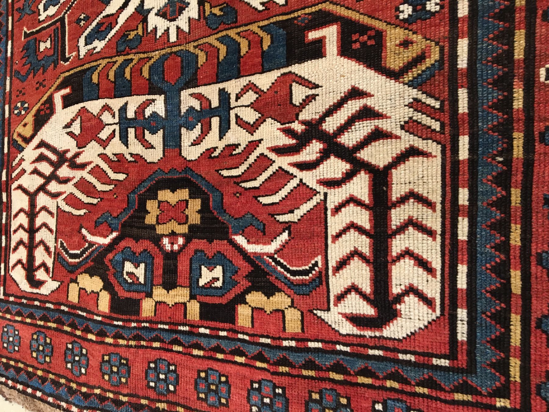 Detail d: Tschelaberd Kasak antik (Adler Kasak), Südkaukasus, 19.Jhd., Wolle geknüpft auf Wolle. Seltener Adler Kasak mit einen Adler-Gül und zwei ...