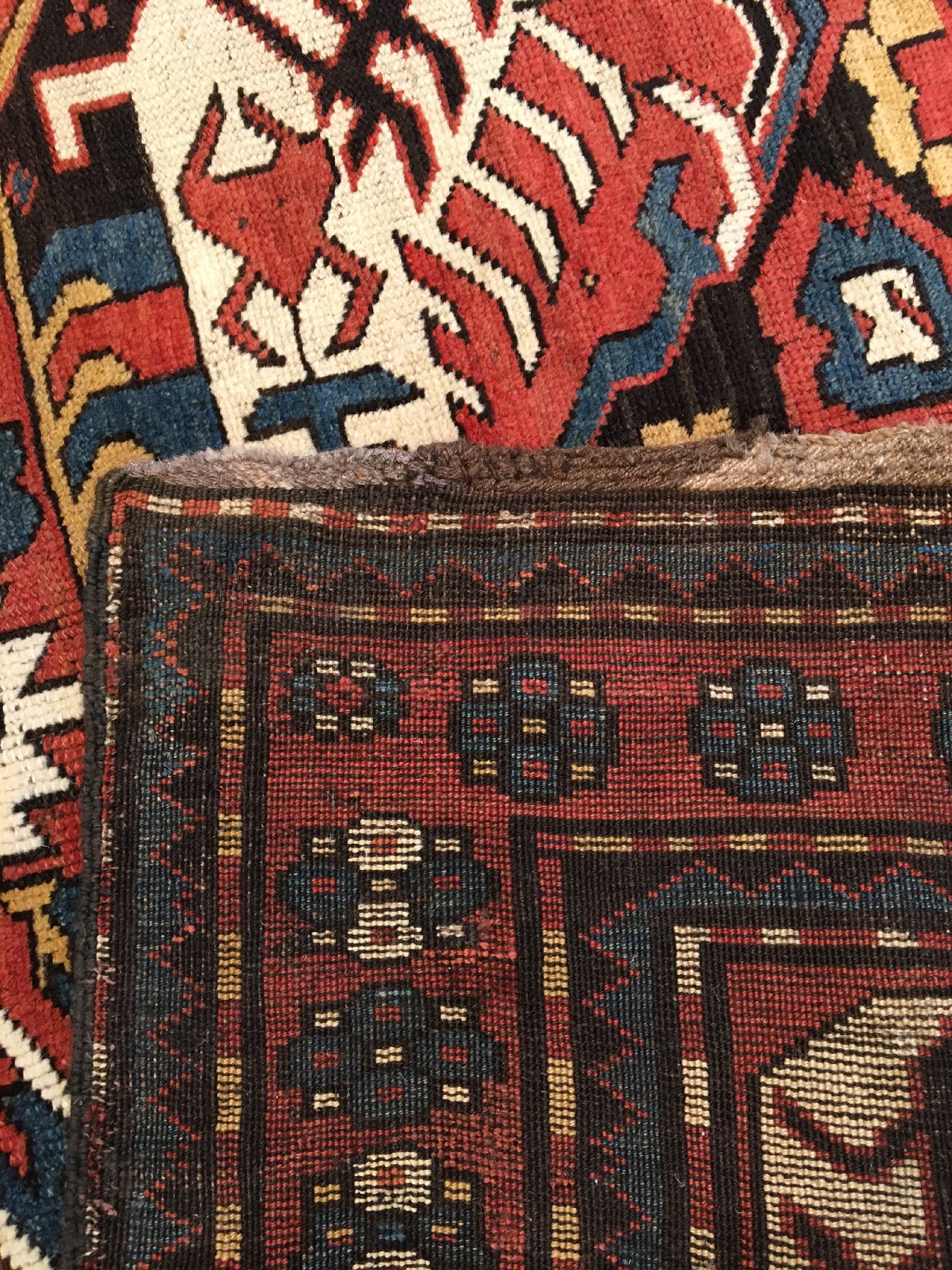 Detail h: Tschelaberd Kasak antik (Adler Kasak), Südkaukasus, 19.Jhd., Wolle geknüpft auf Wolle. Seltener Adler Kasak mit einen Adler-Gül und zwei ...