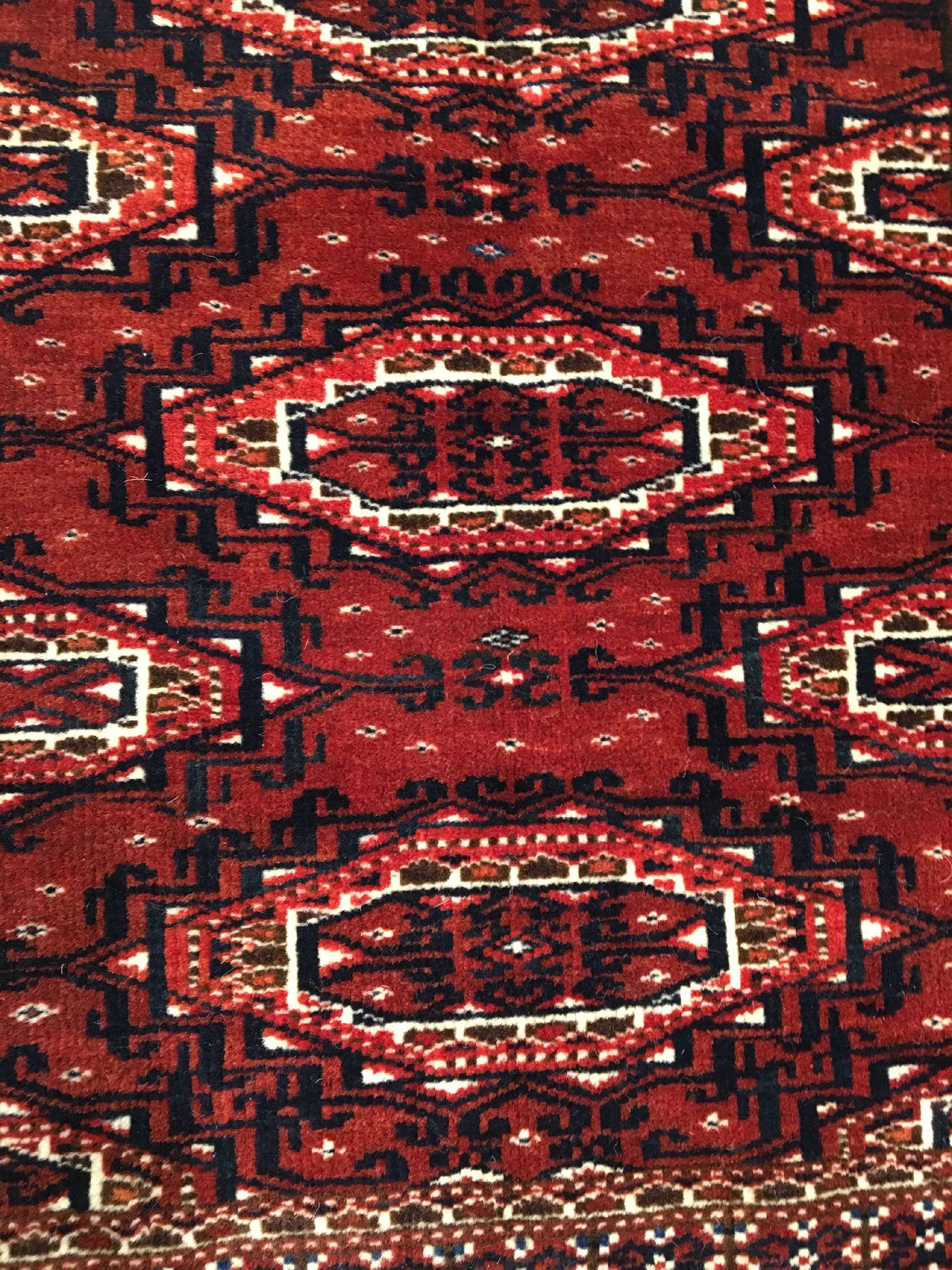 Detail c: Göklan "Gebetsteppich" alt, Nordostpersien, um 1920/1930, Wolle geknüpft auf Wolle. Kleiner Gebetsteppich der Turkmenen in Persienmit ...