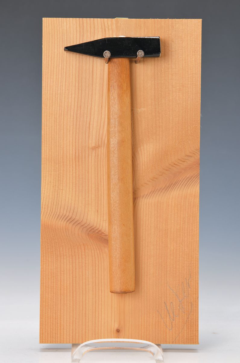 Günther Uecker, geb. 1930, Nagel mit Hammer,sign., gesamt ca. 34x17 cm