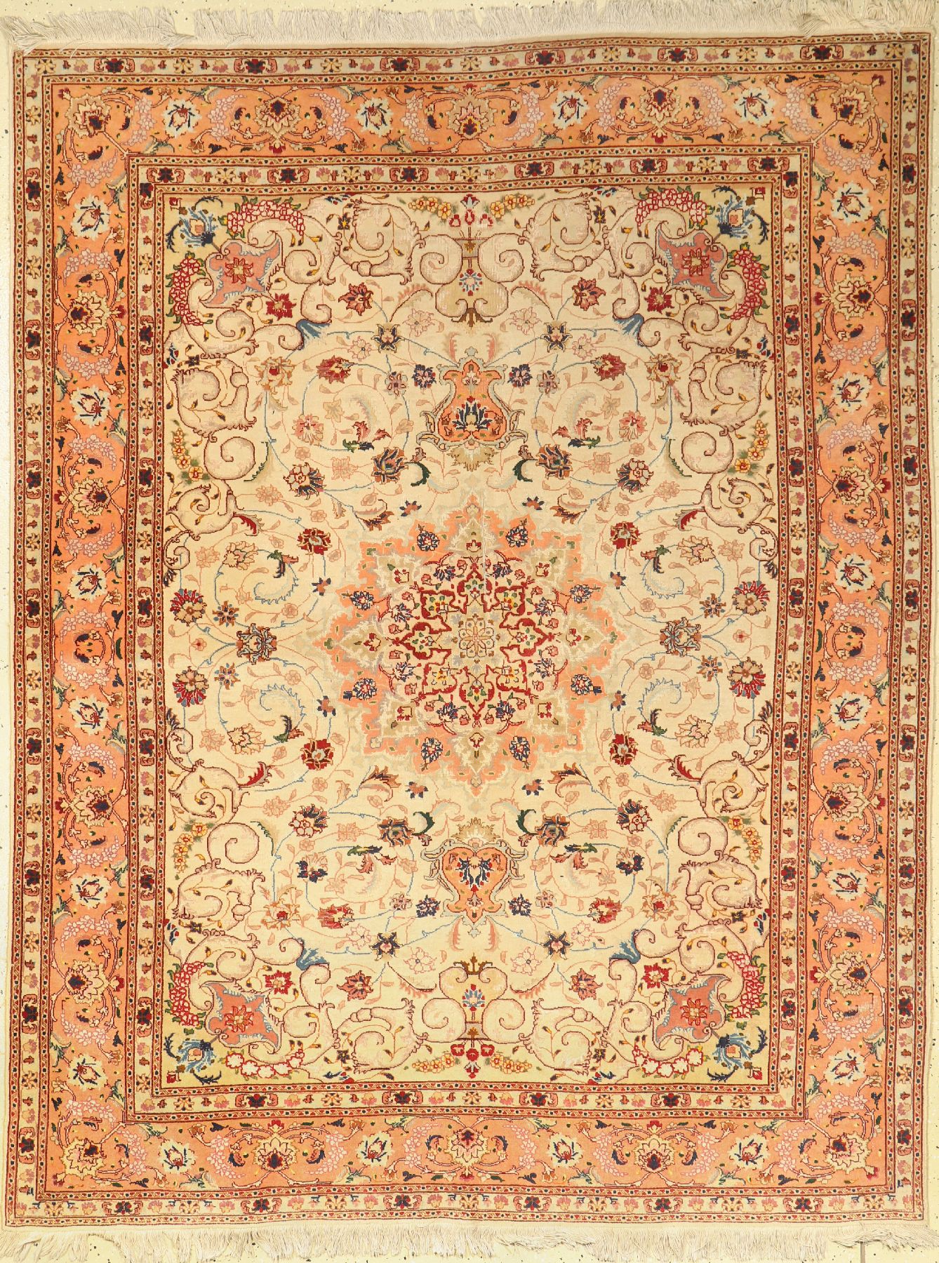 Täbriz fein, Persien, ca. 40 Jahre, Korkwolle mit Seide, ca. 204 x 158 cm, EHZ: 4