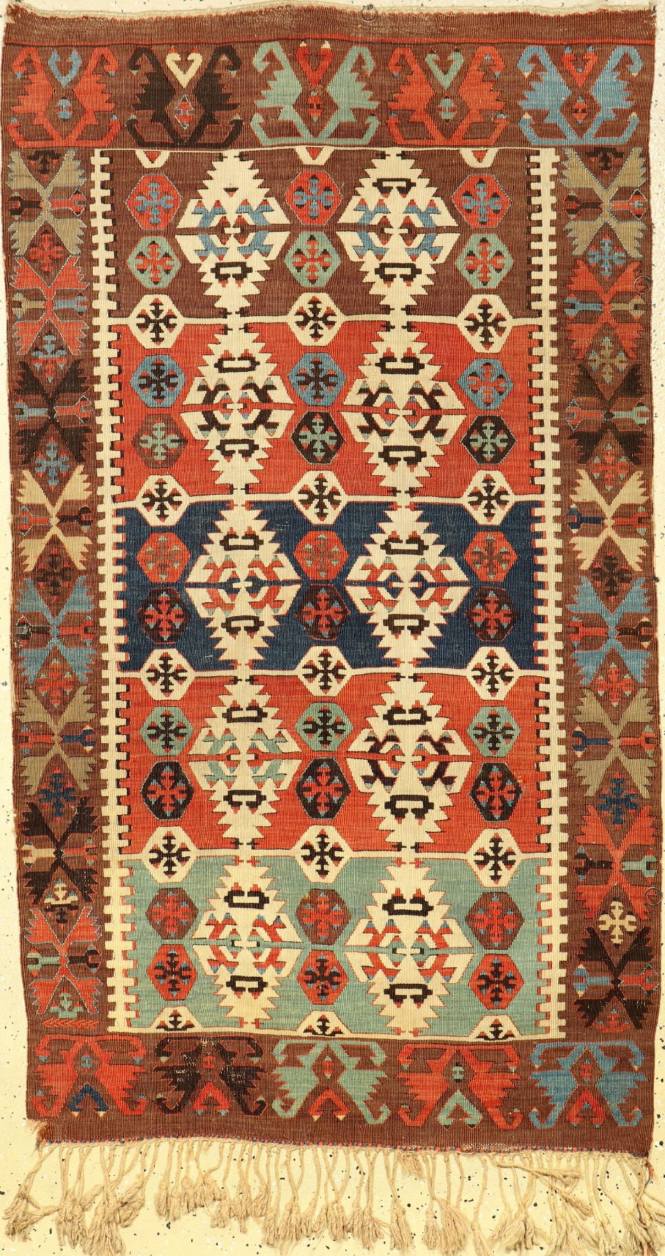 Konya "Kelim" antik (Elibelinde Muster), Zentralanatolien, 19.Jhd., Wolle gewebt auf Wolle. Seltener kleiner Konya-Kelim mit Naturfarben, ...