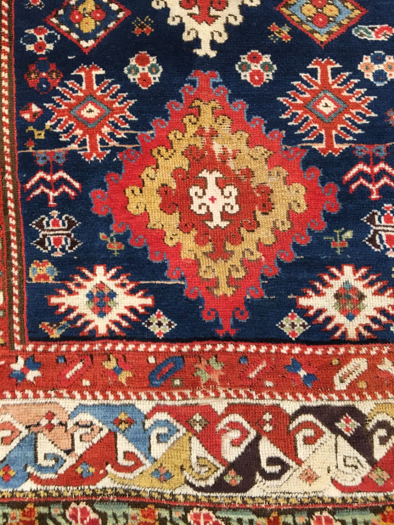 Detail c: Schahsavan "Galerie" antik, Nordwestpersien, 19.Jhd., Wolle geknüpft auf Wolle. Seltener Schahsavan mit erstklassigen Naturfarben. ...