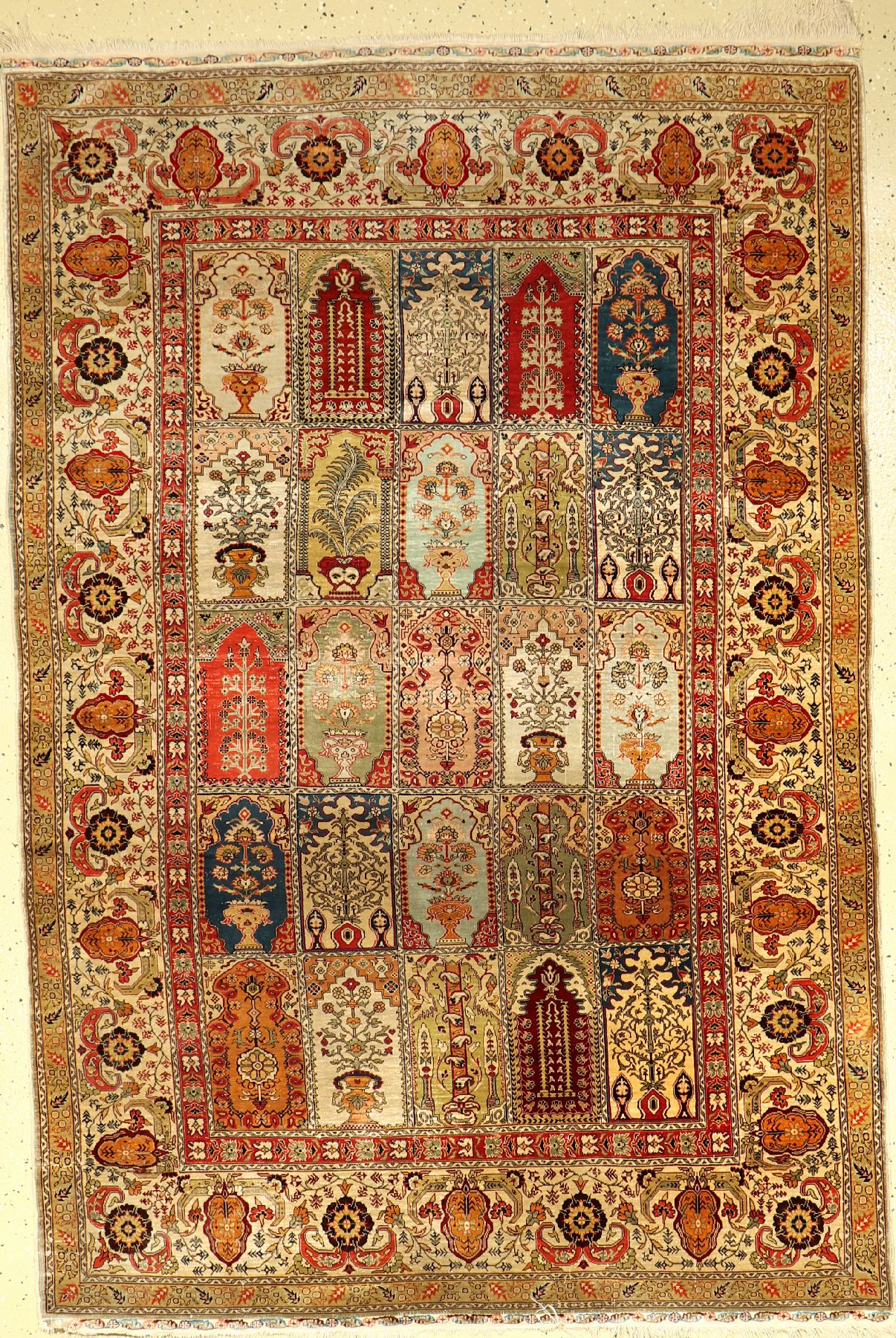 Kaisery Seide, Türkei, ca. 50 Jahre, reine Naturseide, ca. 194 x 130 cm, EHZ: 3-4