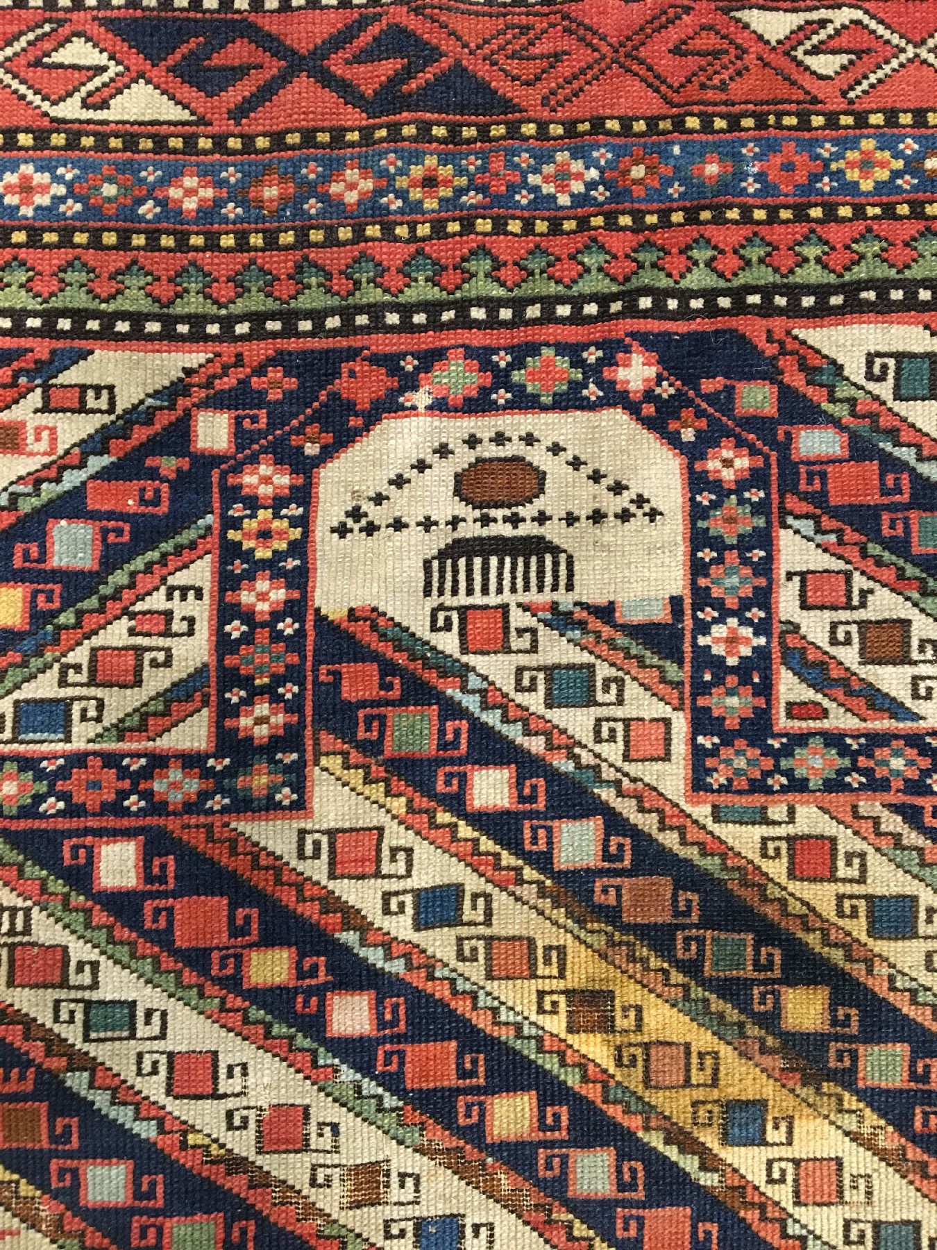 Detail b: Seltener feiner Schirwan "Gebetsteppich" antik, Ostkaukasus, 19.Jhd., Wolle geknüpftauf Wolle. Sehr feiner gestreifter Schirwan mit ...