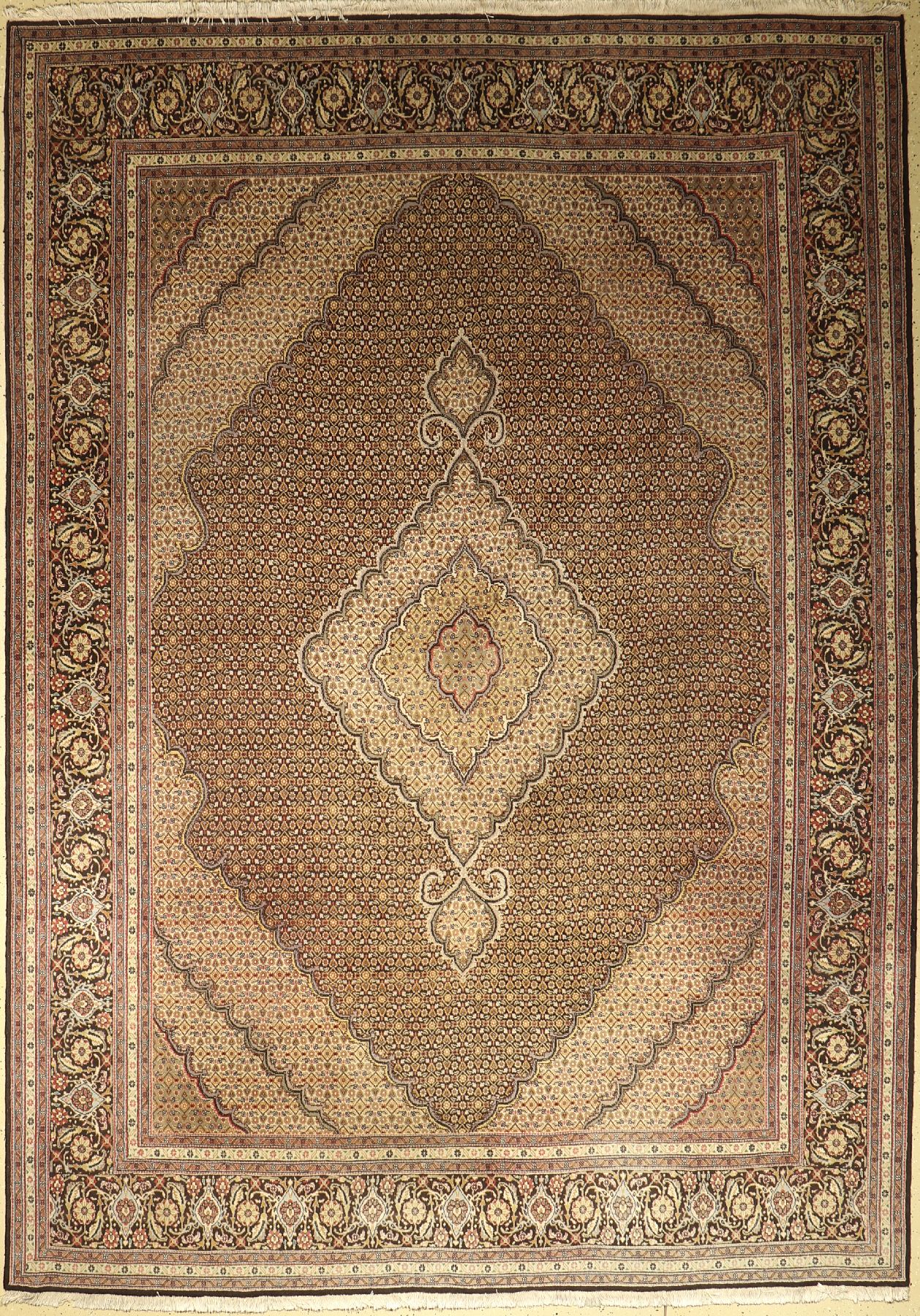 Täbriz (Mahi Design), Persien, ca. 30 Jahre, Wolle auf Baumwolle, ca. 350 x 248 cm, EHZ: 3 (verblaßt)