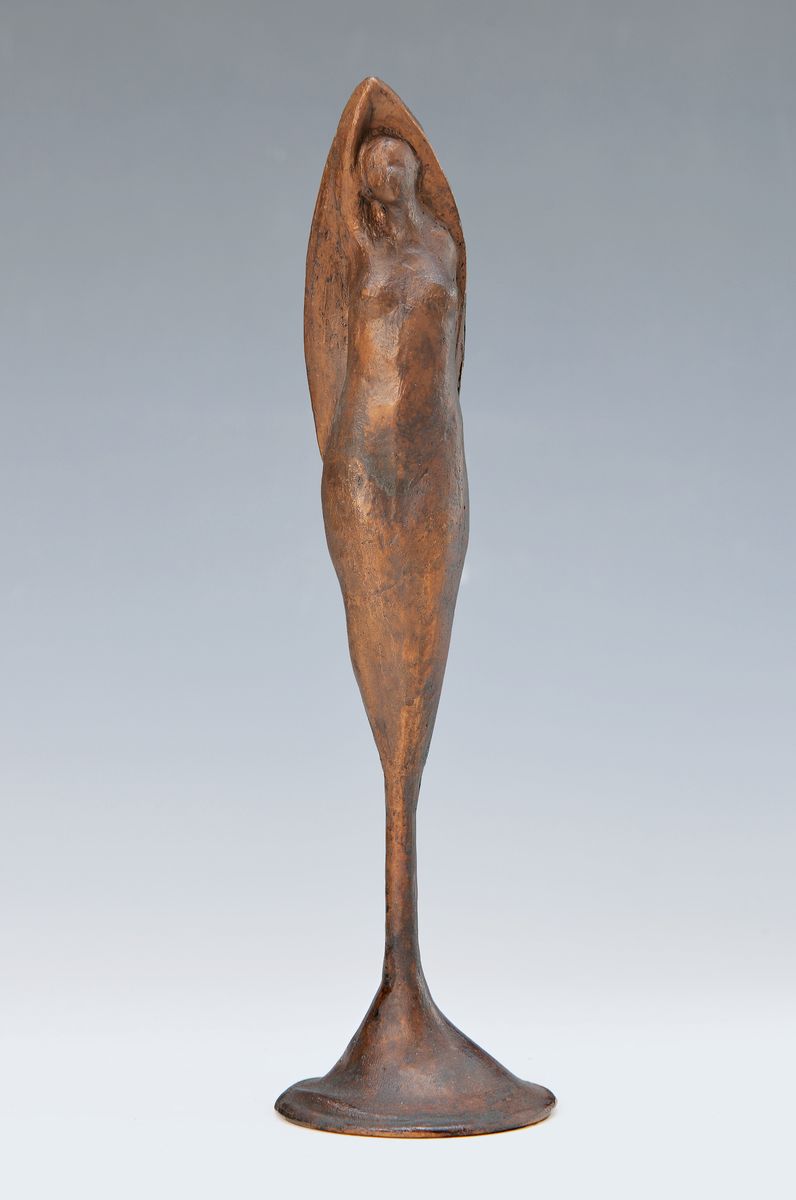 Wolfgang Seipenbusch, geb. 1942 Stuttgart, Studium an der Hochschule für Bildende Künste in Berlin, hier: Muse in Mandorla, Bronze, num 11/30, H. ...