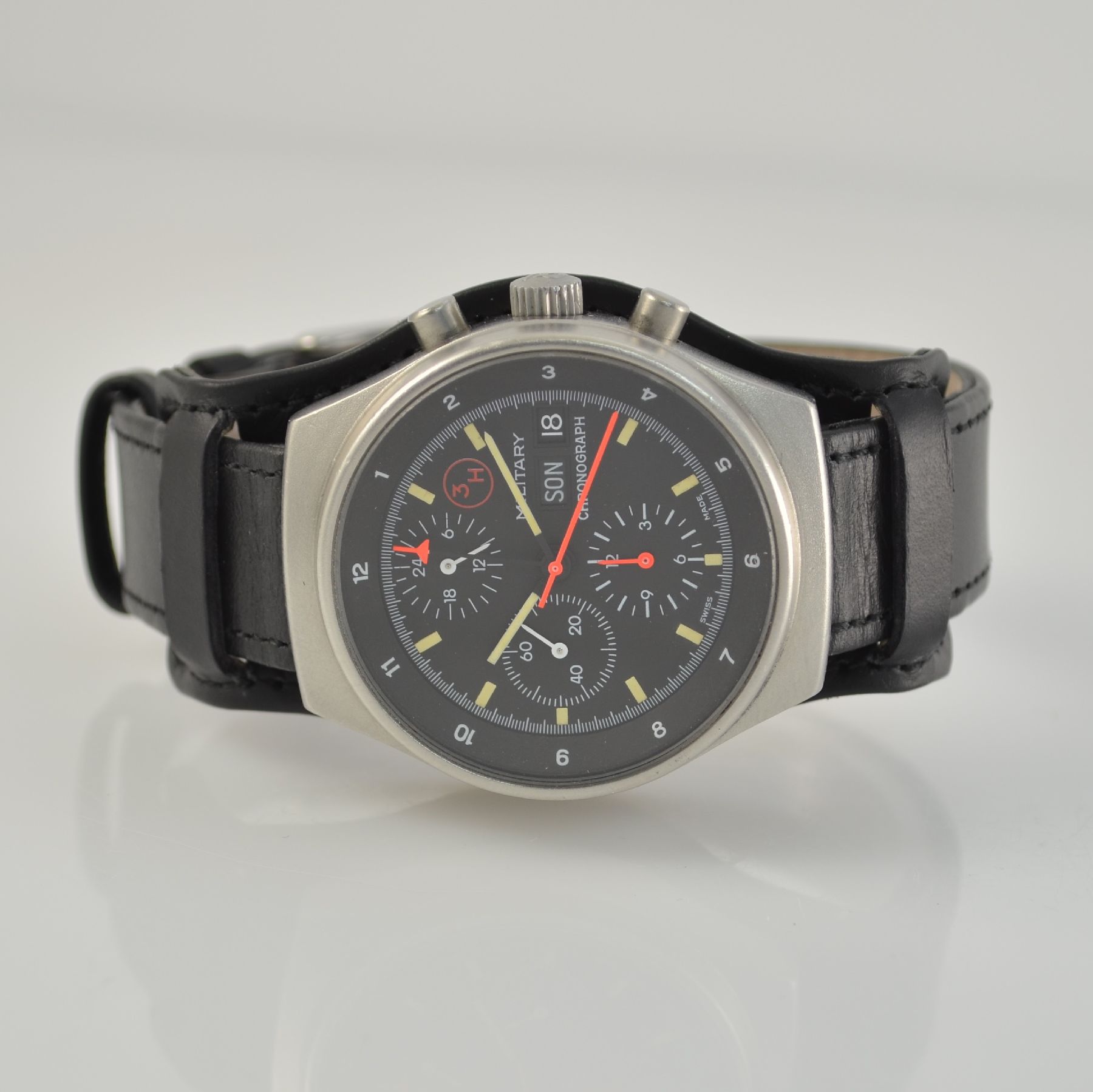 PORSCHE DESIGN Orfina Flieger-Chronograph der Bundeswehr mit original Box & Anleitung, Schweiz um 1980, matt. Geh., Krone & Boden verschr., Vers.-Nr. ...