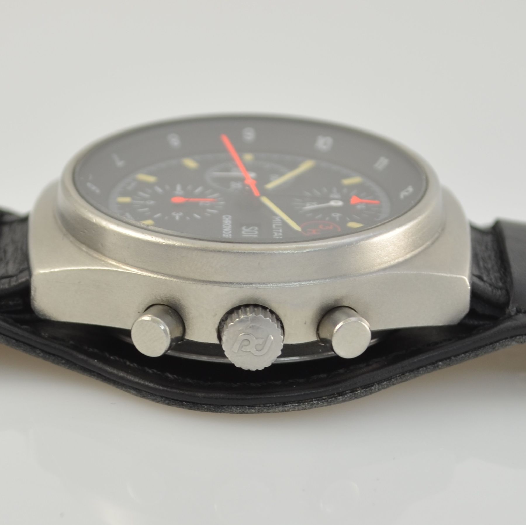 Detail d: PORSCHE DESIGN Orfina Flieger-Chronograph der Bundeswehr mit original Box & Anleitung, Schweiz um 1980, matt. Geh., Krone & Boden verschr., Vers.-Nr. ...