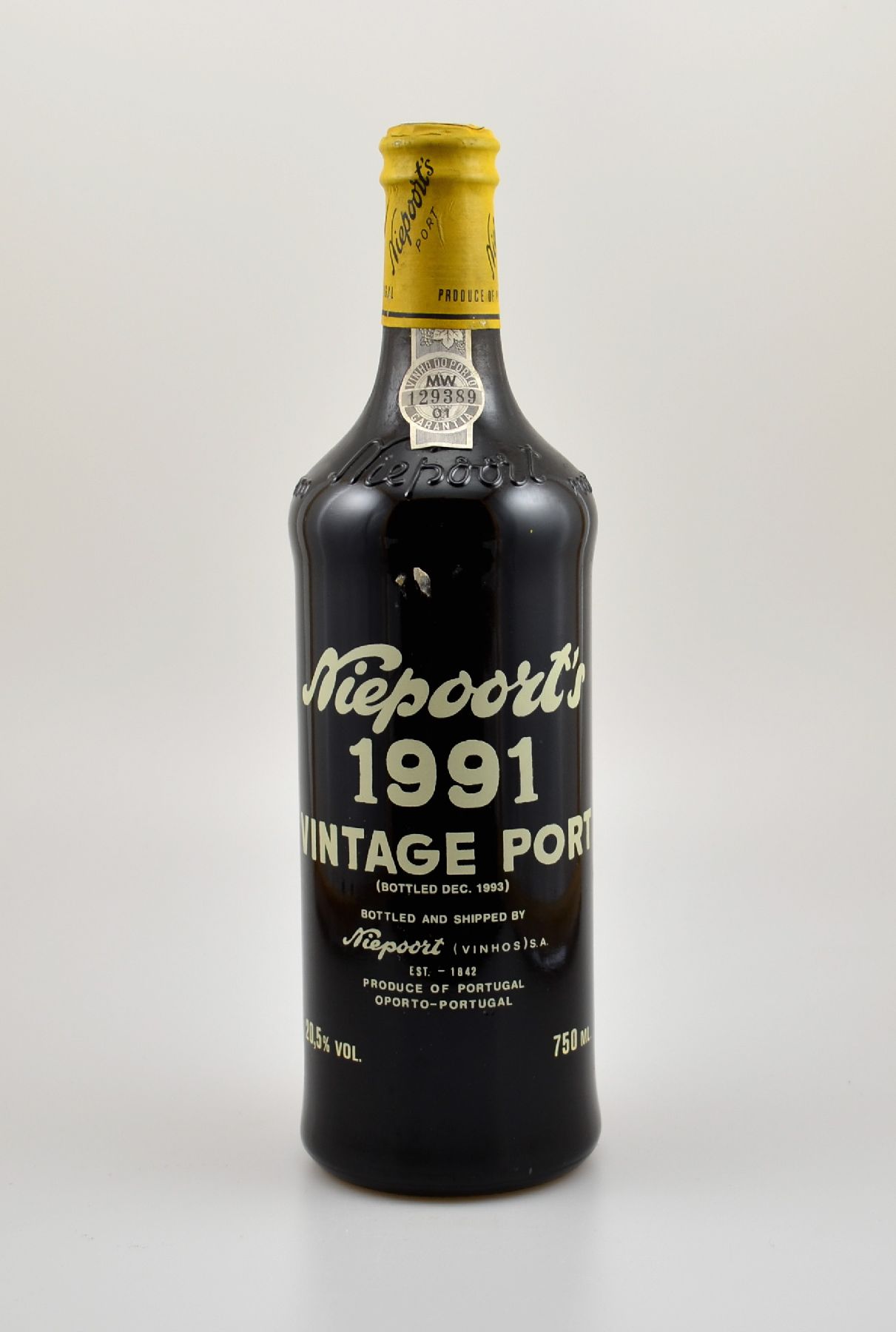 2 Flaschen 1991 Niepoort's Vintage Port, je ca. 75 cl, 20,5 % Vol., Füllstände: je ca. into neck, bottled 1993, gute Erhaltungszustände, ...