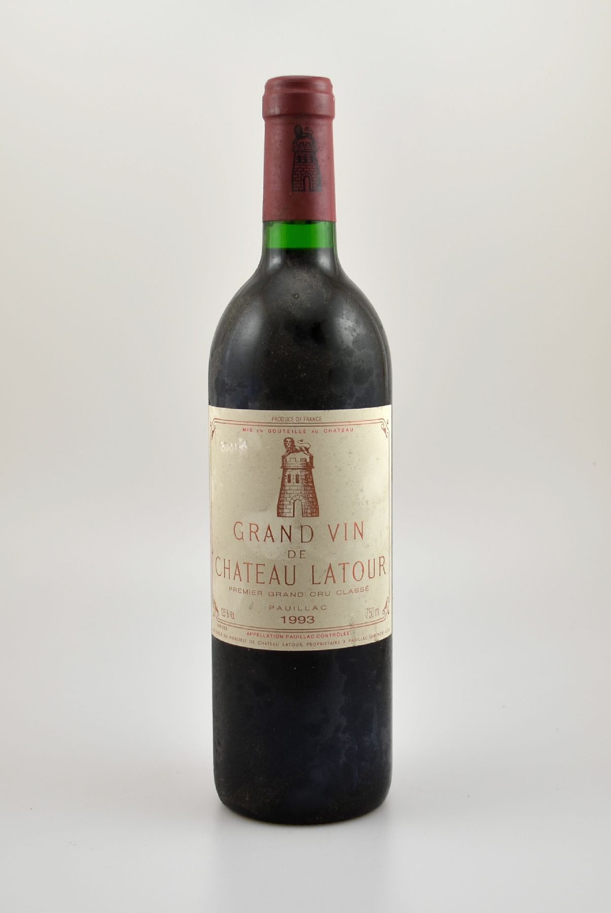 1 Flasche 1993 Chateau Latour, Pauillac, Premier Cru Classe, ca. 75 cl, 12,5 % Vol., Füllstand: into neck, Etikett l. beschmutzt, unverkostet, ...