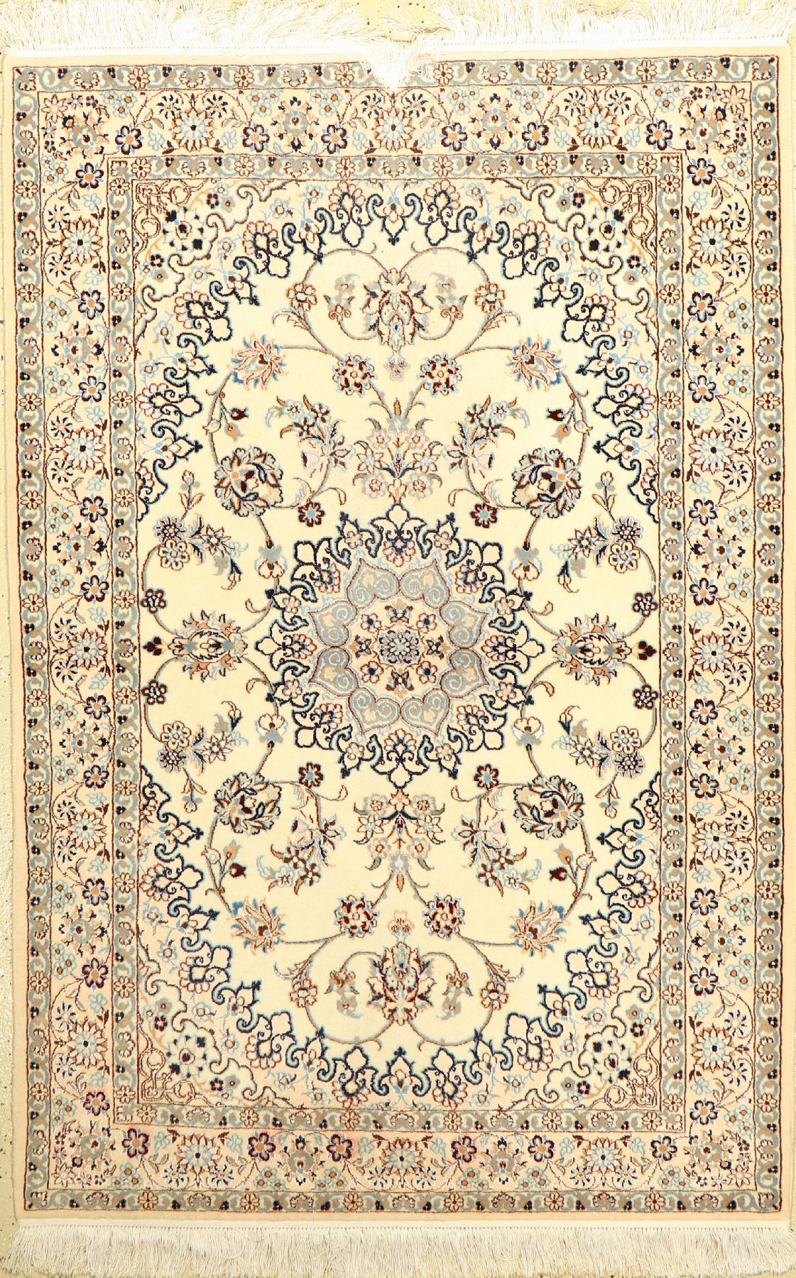 Nain fein (6 La), Persien, ca. 30 Jahre, Korkwolle mit Seide, ca. 160 x 108 cm, EHZ: 2