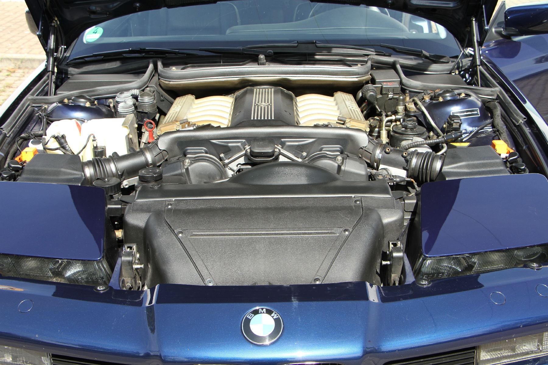 Detail j: BMW 850i E31, Fahrgestellnummer: WBAEG11080CB14543, EZ 11/1992, deutsches Fahrzeug aus 1. Hand, Laufleistung 61.400 km, 220 kW/ 300 PS, 12 Zylinder, ...