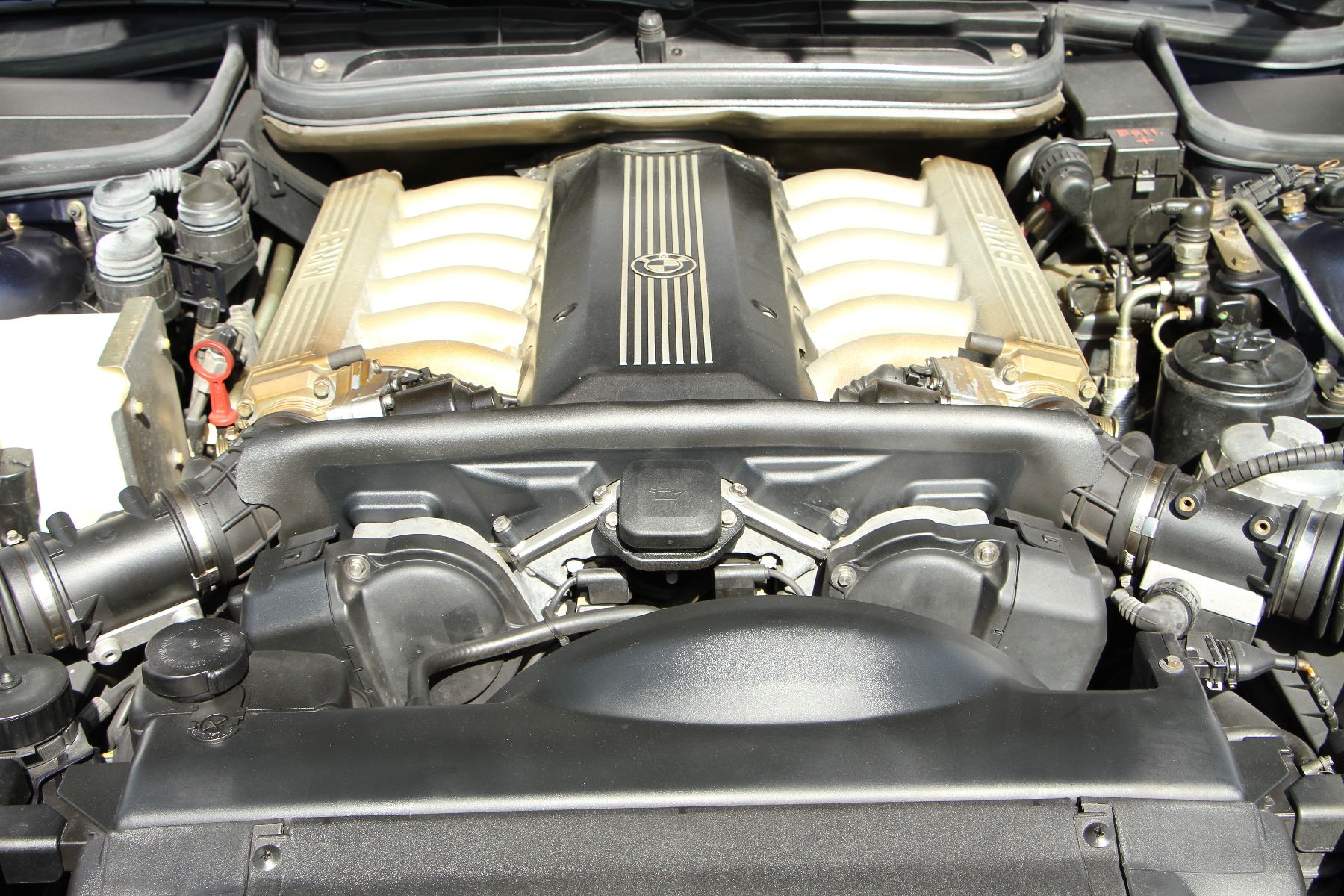 Detail l: BMW 850i E31, Fahrgestellnummer: WBAEG11080CB14543, EZ 11/1992, deutsches Fahrzeug aus 1. Hand, Laufleistung 61.400 km, 220 kW/ 300 PS, 12 Zylinder, ...
