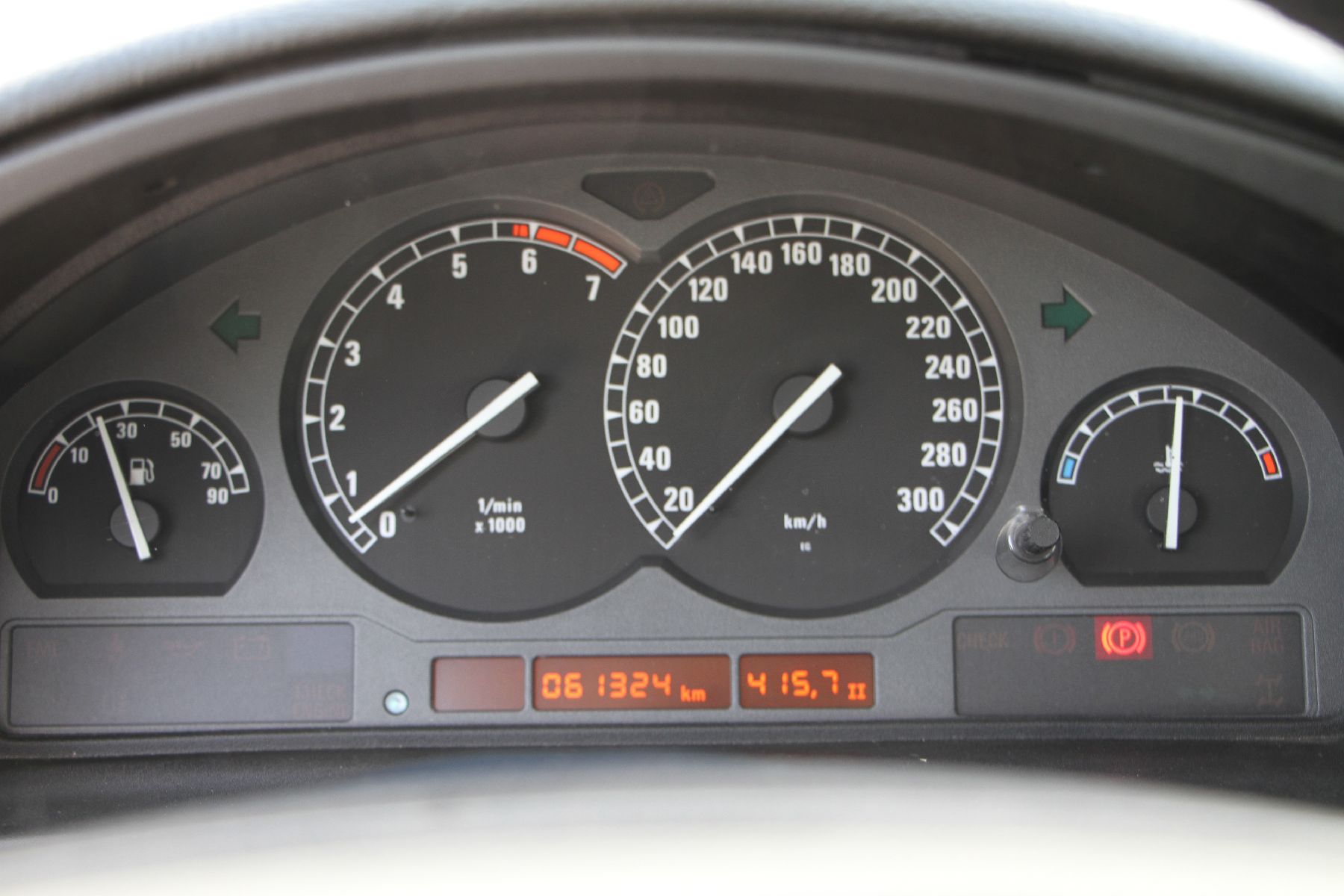 Detail q: BMW 850i E31, Fahrgestellnummer: WBAEG11080CB14543, EZ 11/1992, deutsches Fahrzeug aus 1. Hand, Laufleistung 61.400 km, 220 kW/ 300 PS, 12 Zylinder, ...