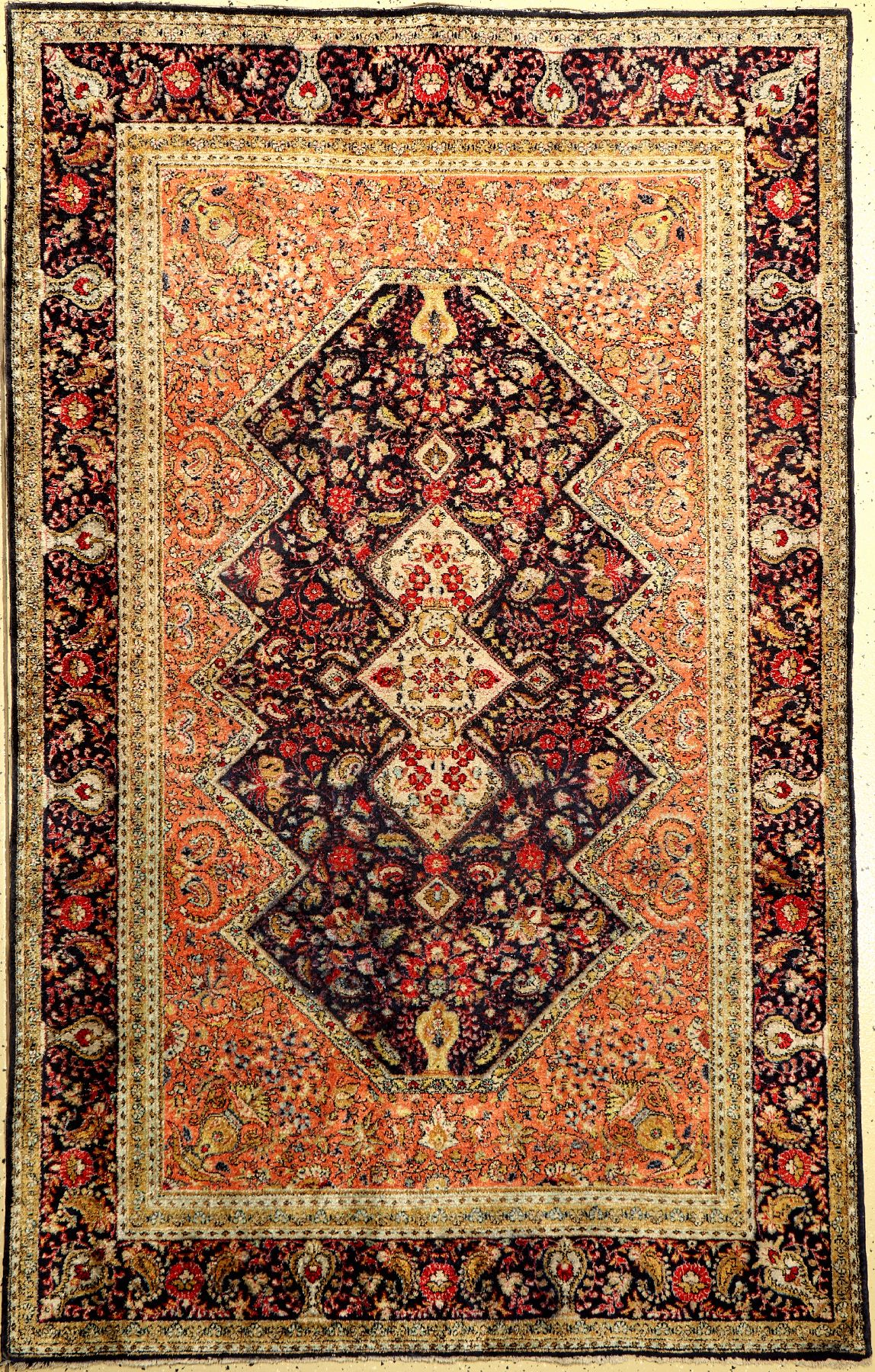 Seiden Ghom alt, Persien, ca. 50 Jahre, reine Naturseide, ca. 208 x 138 cm, EHZ: 5, Risse
