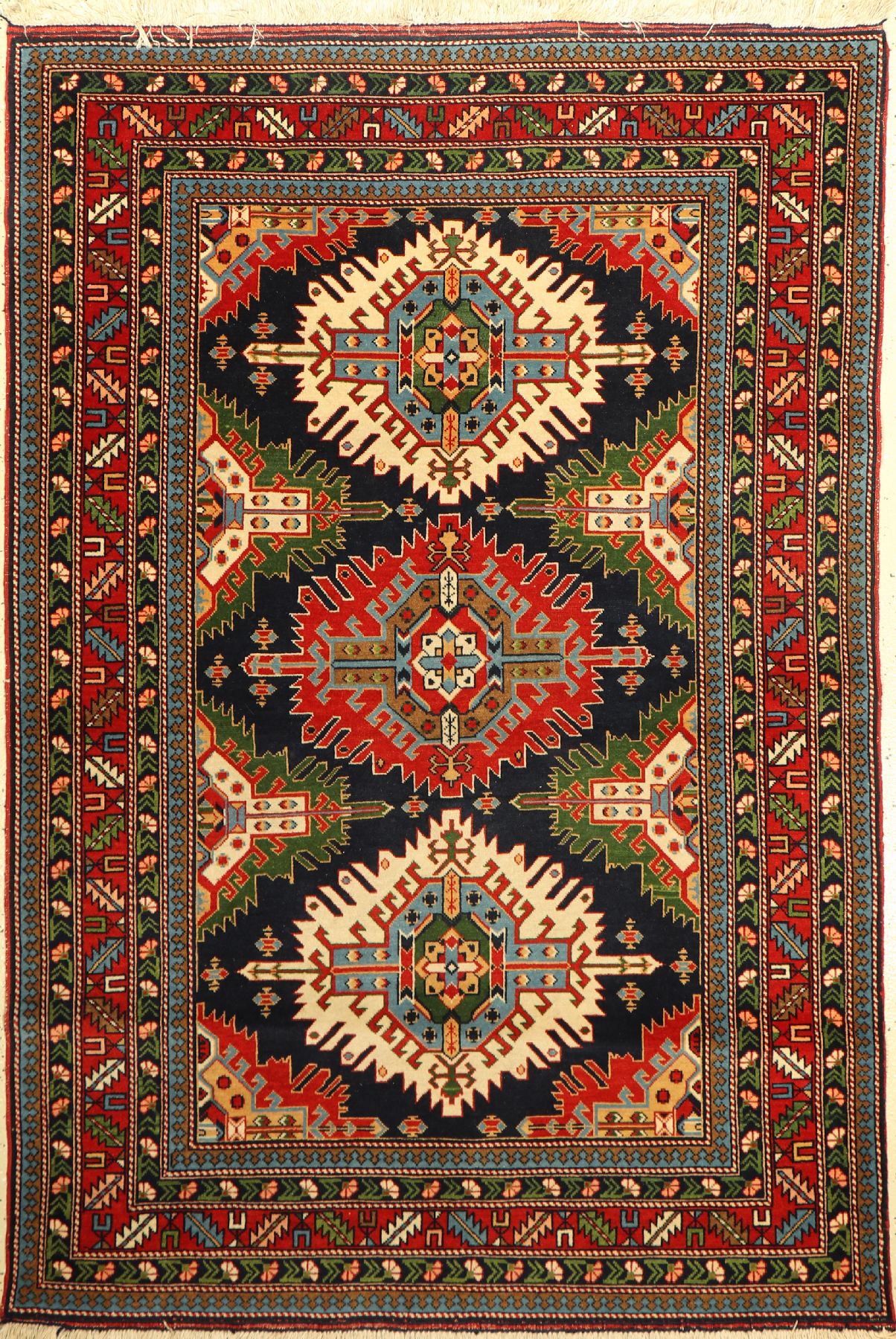Eriwan alt, Azerbaijan, ca. 50 Jahre, Wolleauf Baumwolle, ca. 190 x 128 cm, EHZ: 2