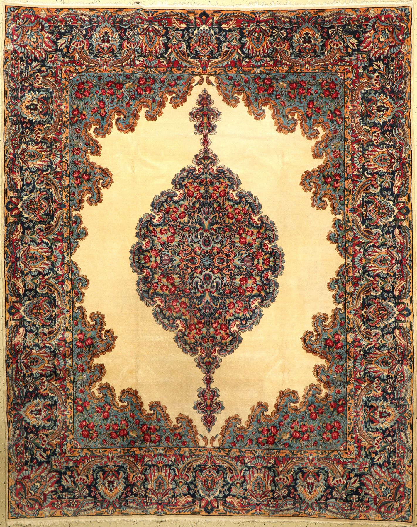 Kirman, Persien, um 1940, Wolle auf Baumwolle, ca. 294 x 236 cm, EHZ: 3-4